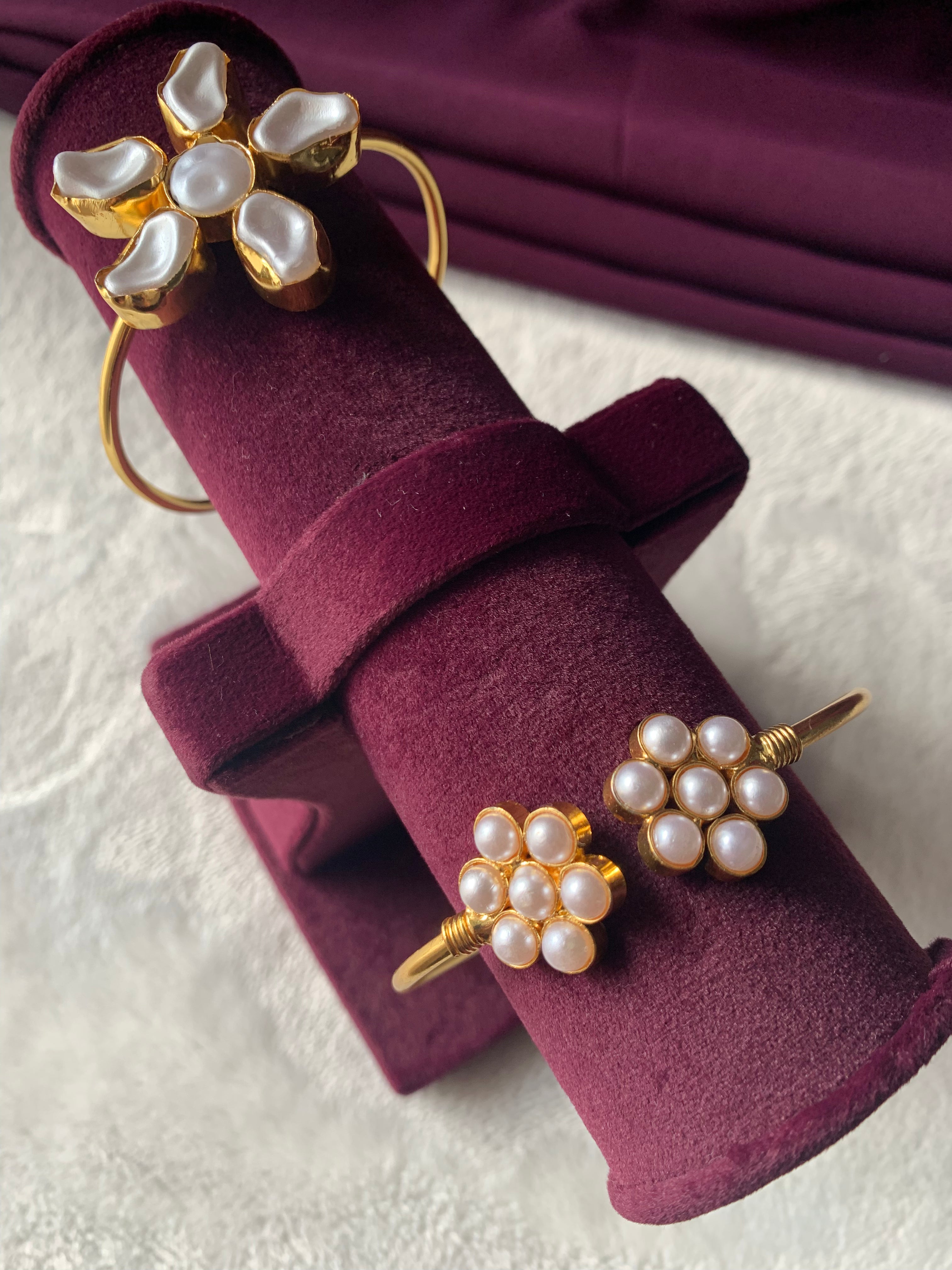 BANGLES & BRACELETS