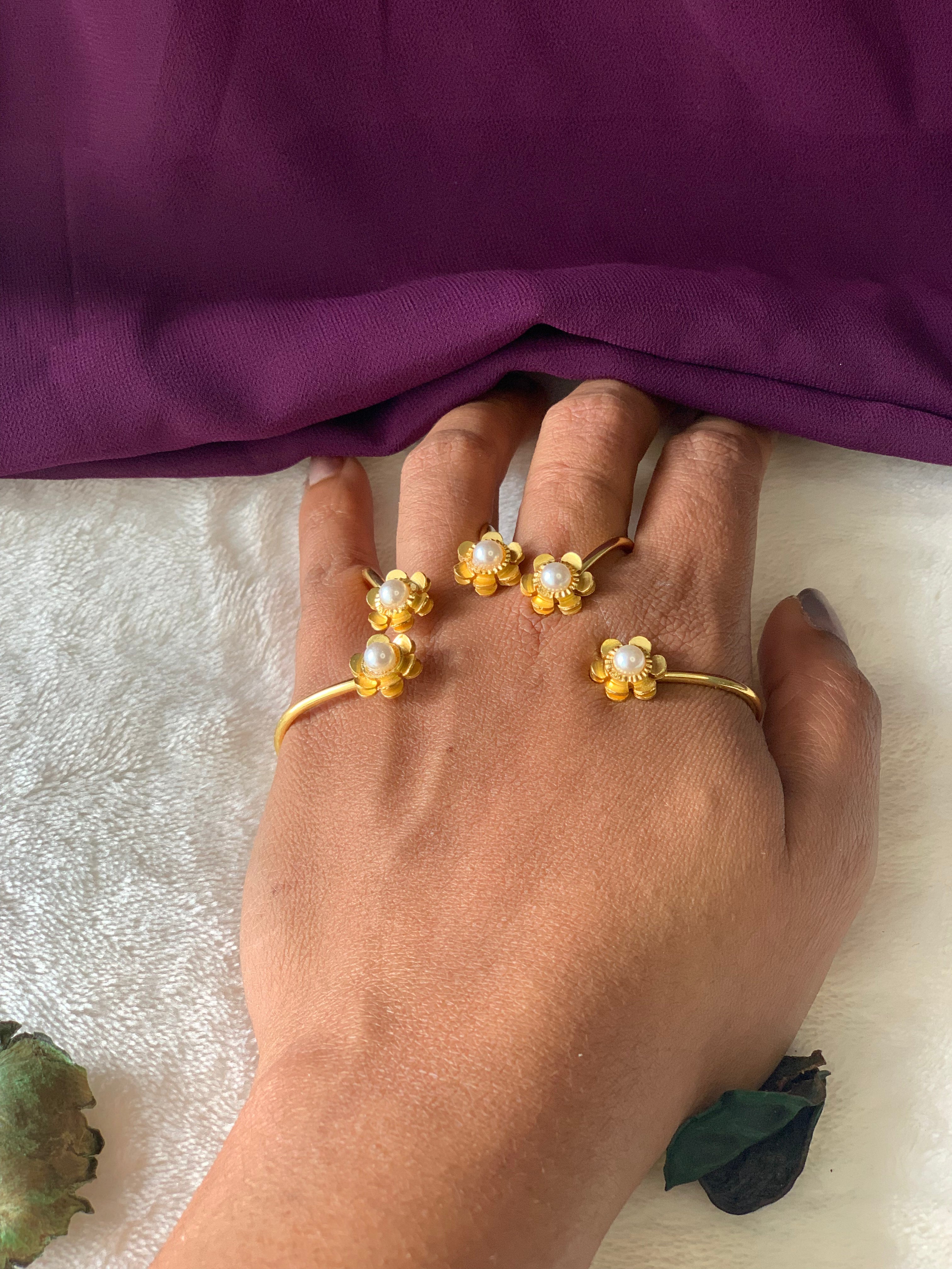 HAND ACCESSORIES