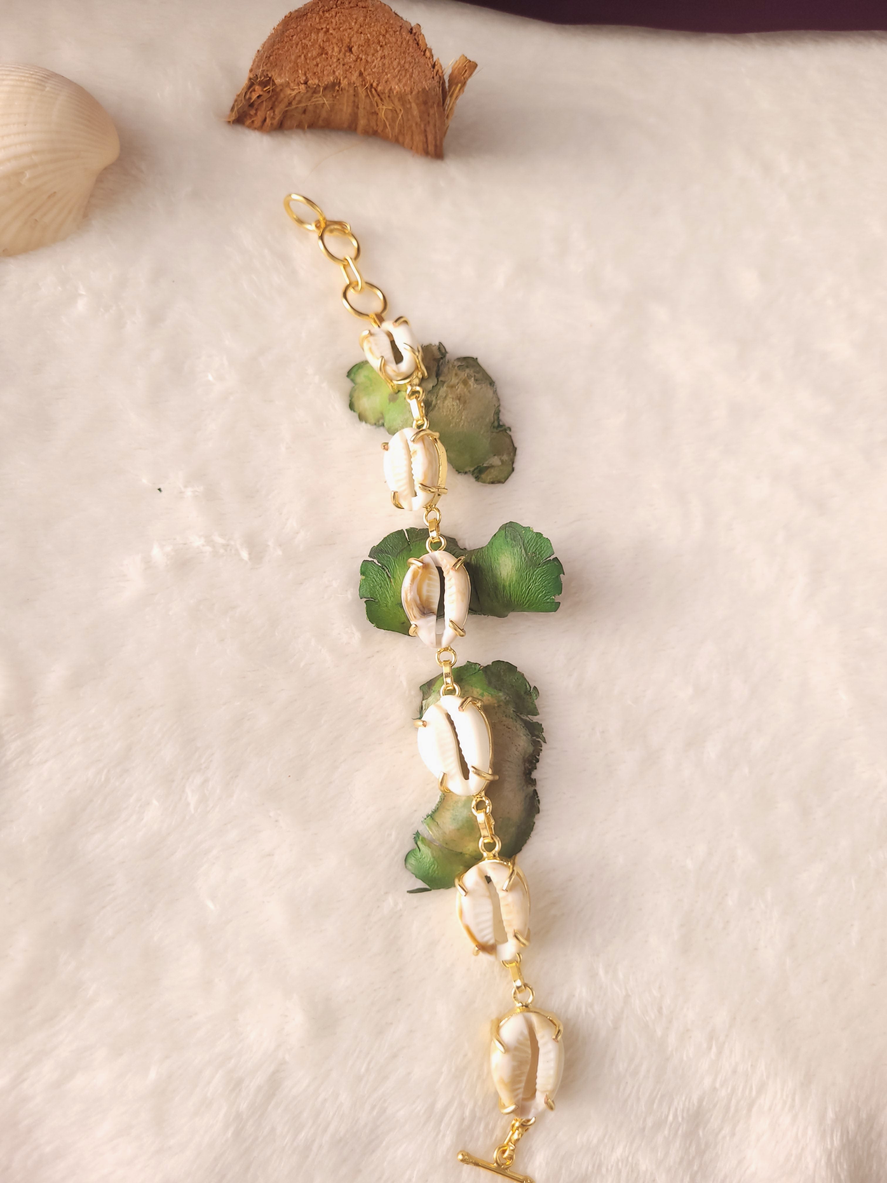 OCEARA - SHELL BRACELET