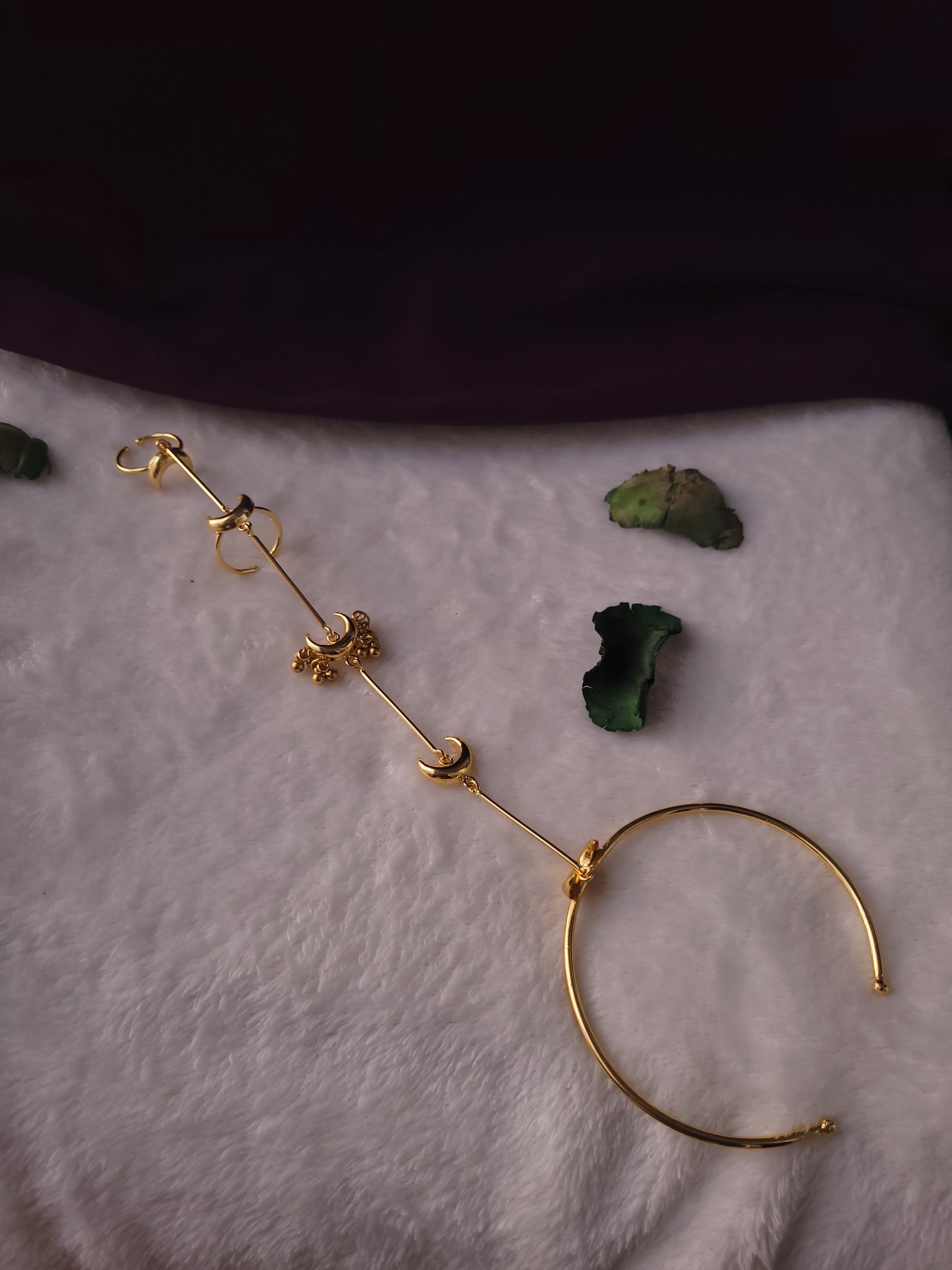 CHANDINI - GOLDEN HALF MOON HATH PHOOL/HAND HARNESS