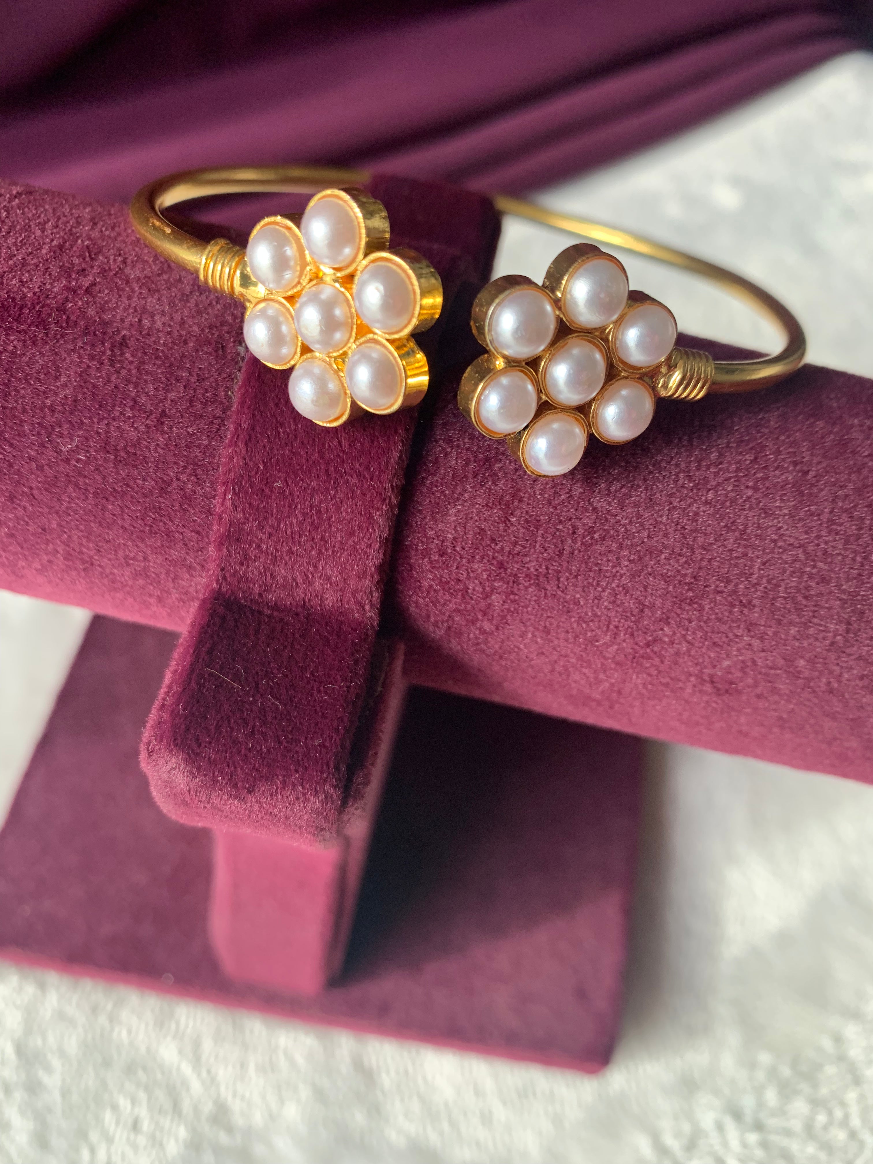 FALGUNI - FLOWER AND PEACOCK GOLDEN BANGLE