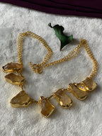 RAANIYA - GOLDEN COVERED RAWSTONE CHOKER