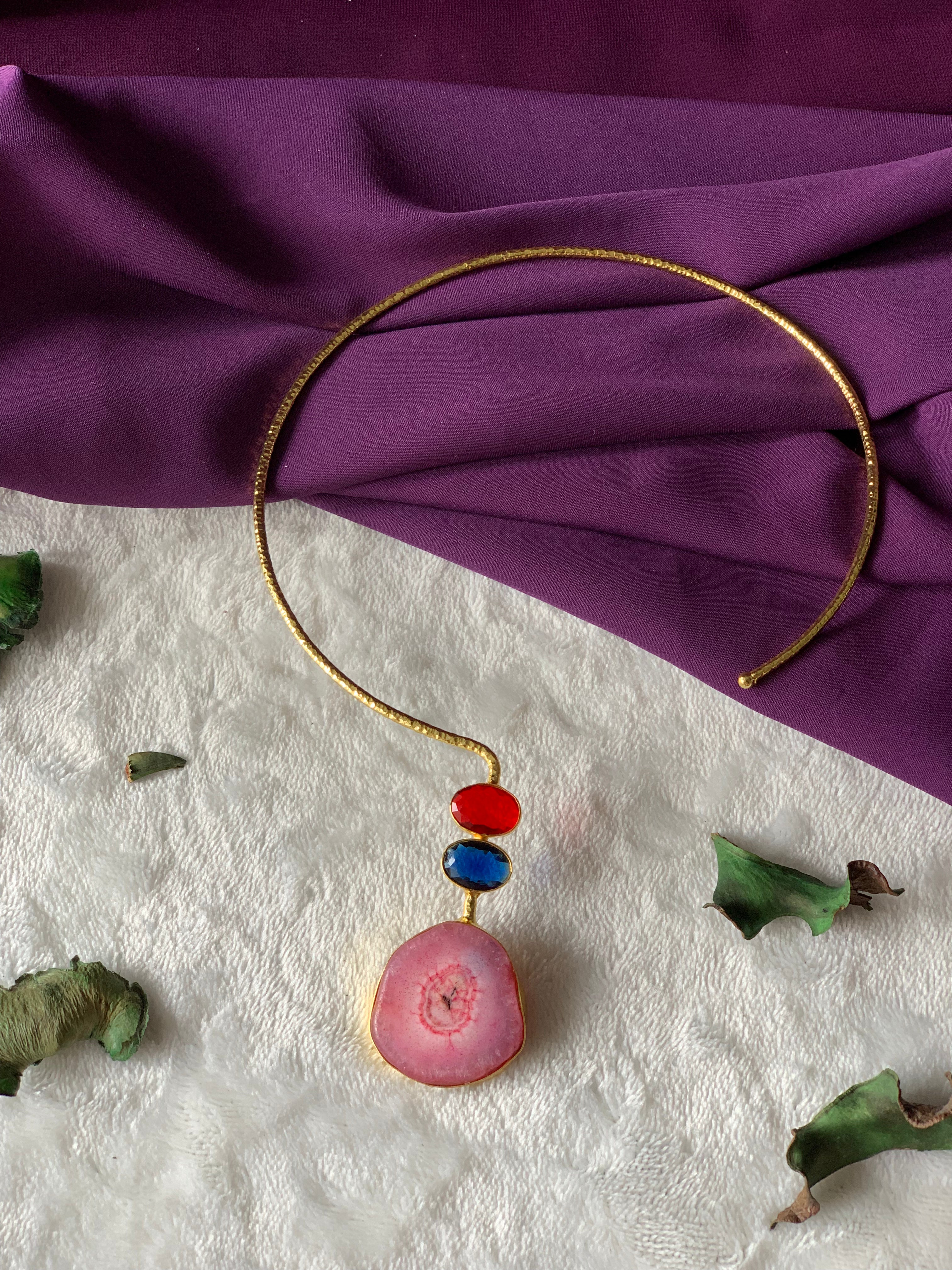 AEVA - DYED AND GLOSSY STONE NECKCUFF (HASLI)