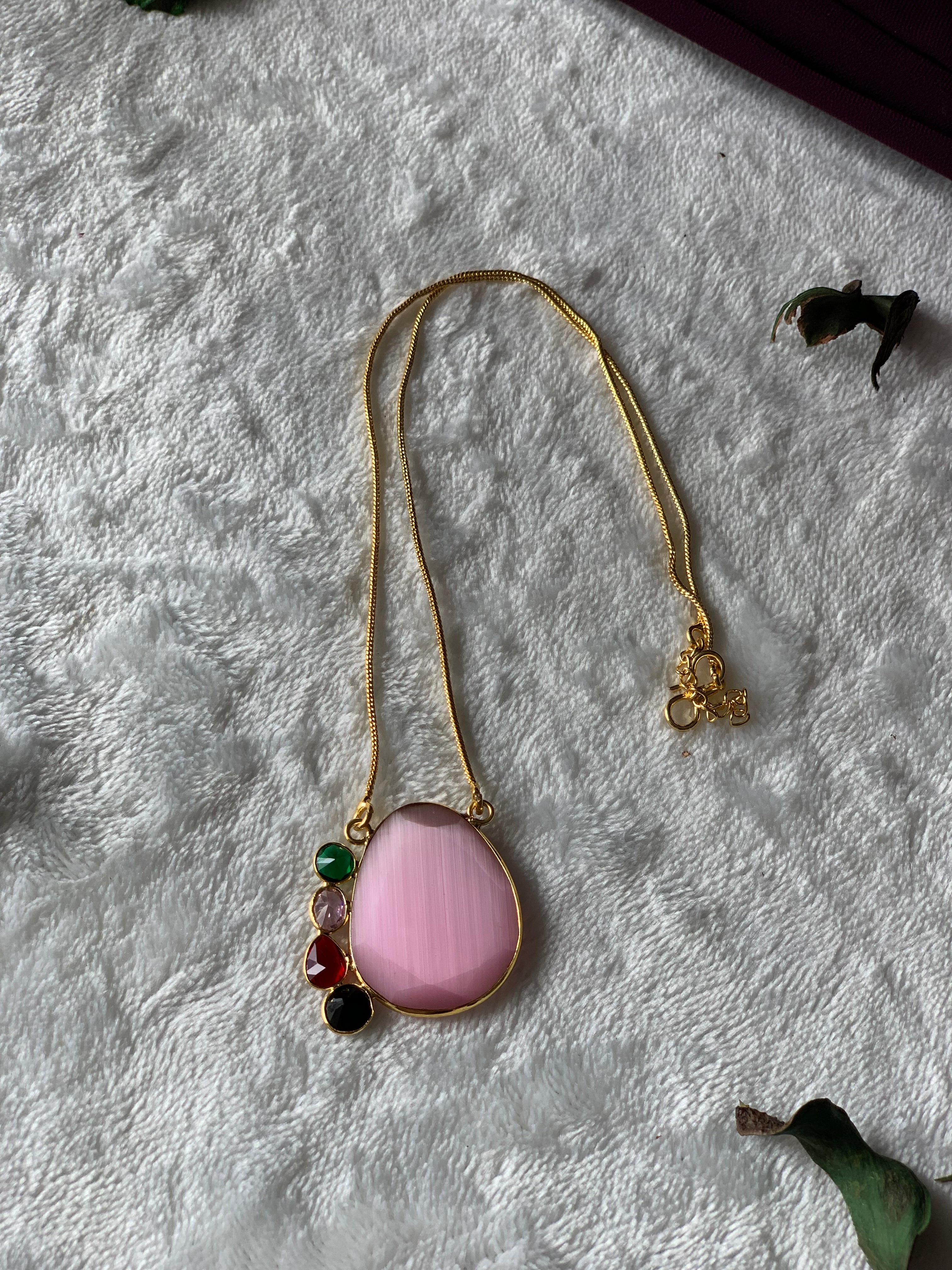 DAINAH - MULTISTONE OVAL PENDANT CHAIN NECKLACE