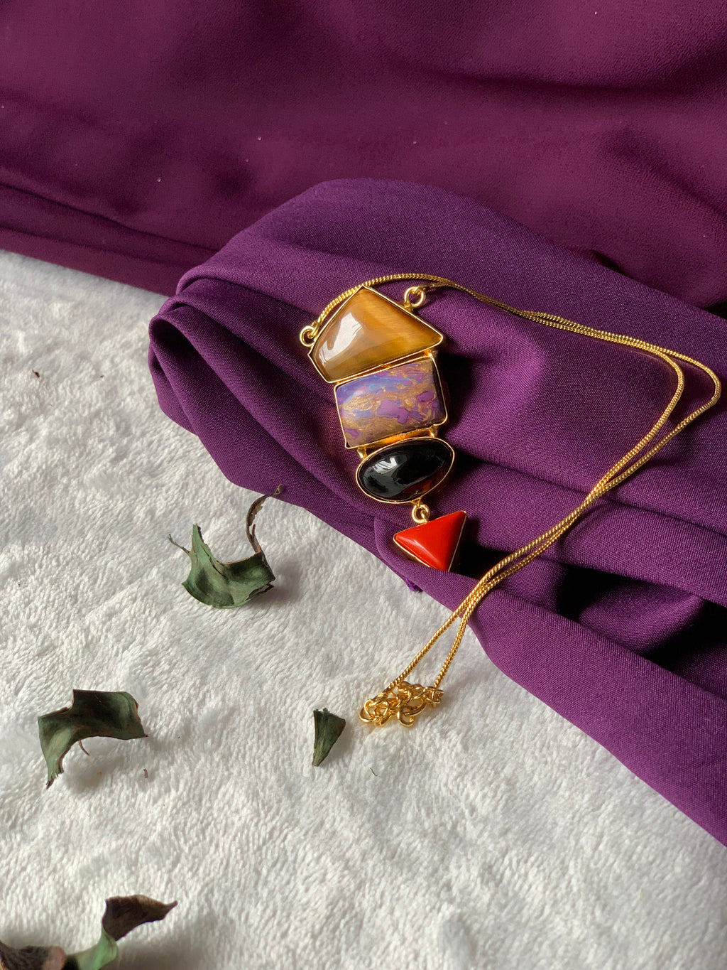 NEVAH - ASYMETRICAL MUTLISTONE PENDANT CHAIN NECKLACE