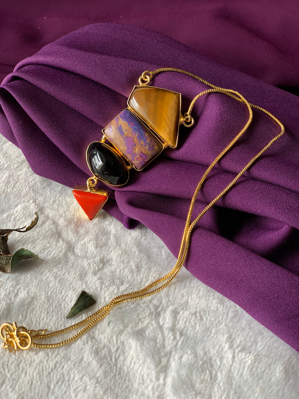 NEVAH - ASYMETRICAL MUTLISTONE PENDANT CHAIN NECKLACE