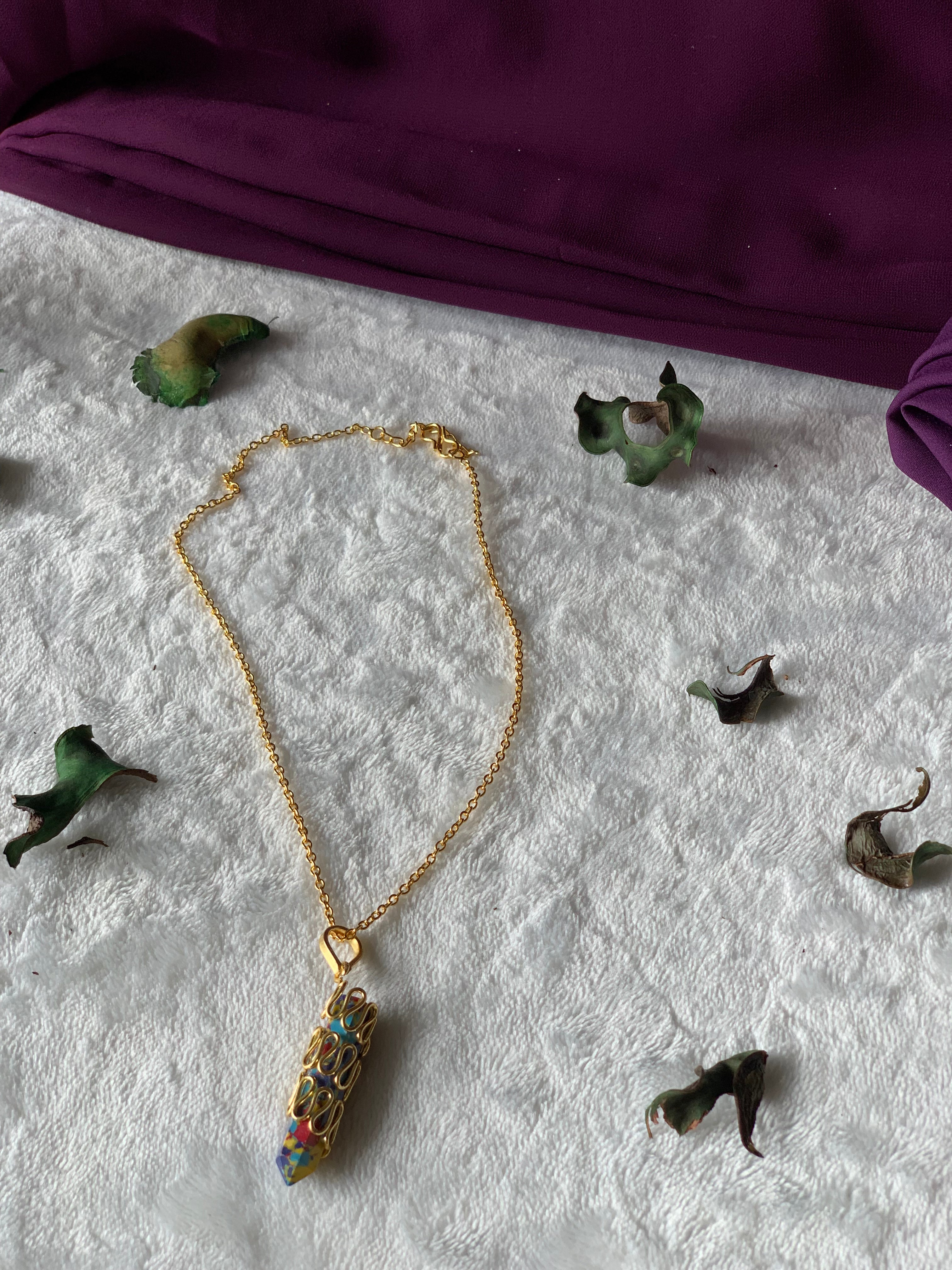 ZOE - SWIRL PENCIL PENDANT CHAIN NECKLACE