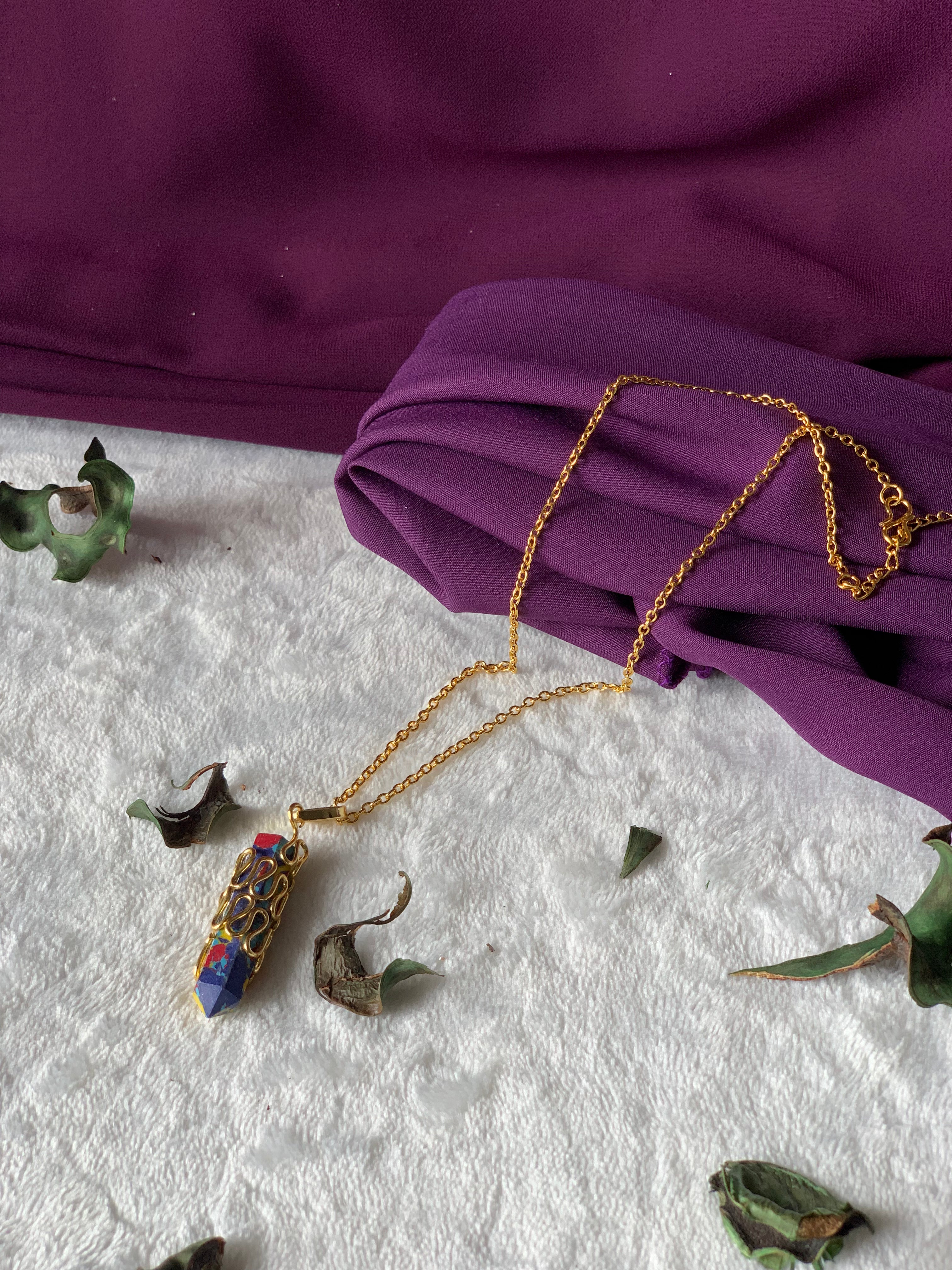 ZOE - SWIRL PENCIL PENDANT CHAIN NECKLACE