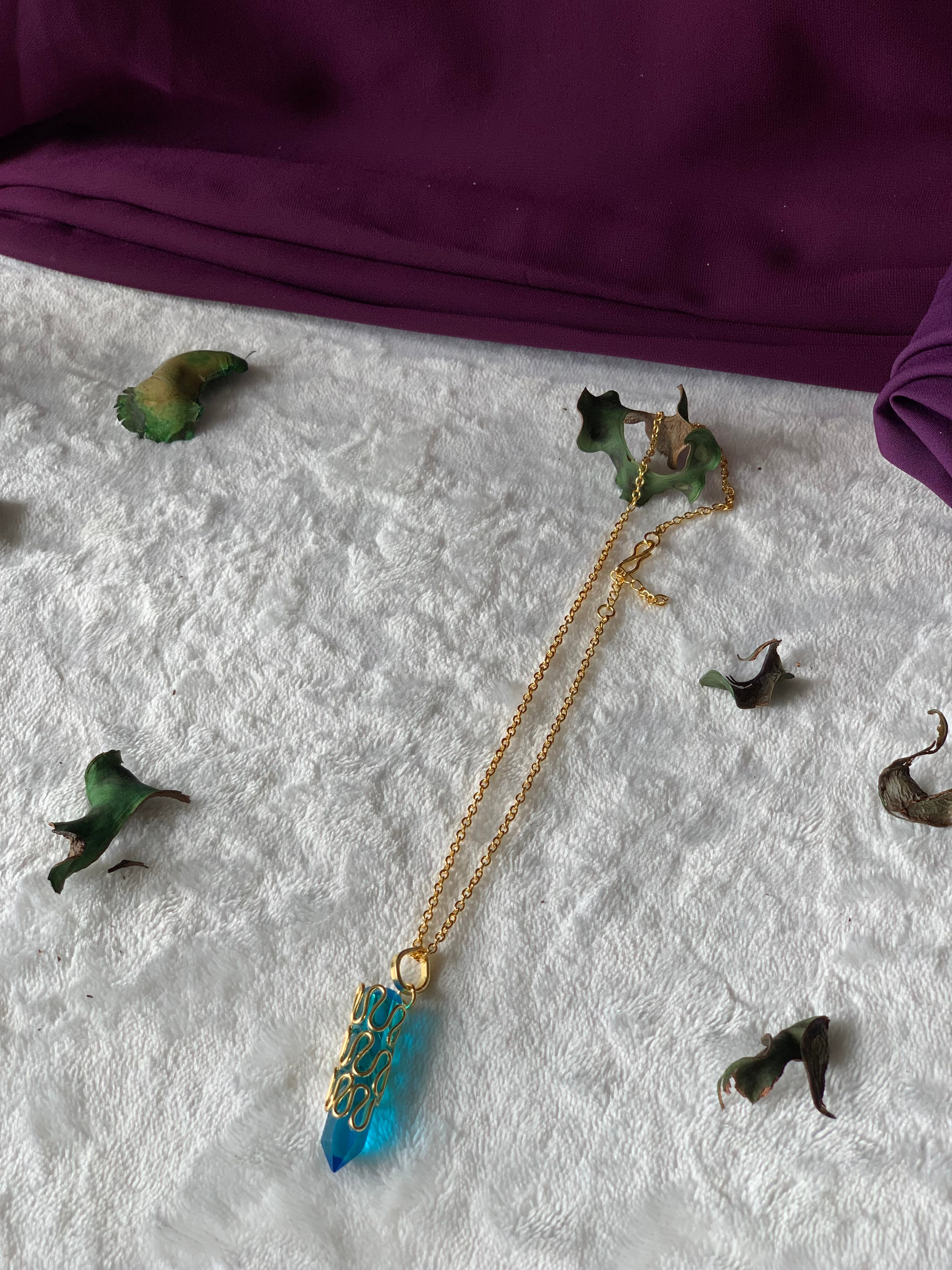 ZOE - SWIRL PENCIL PENDANT CHAIN NECKLACE