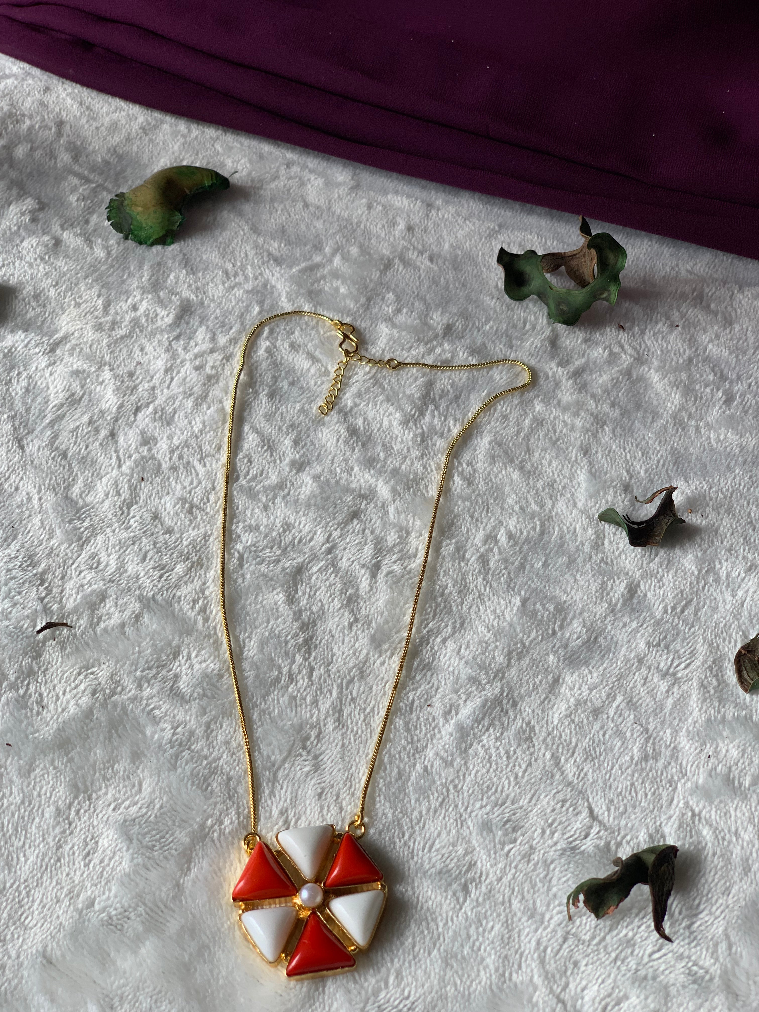 CORALIA - WHITE AND CORAL PENDANT CHAIN NECKLACE