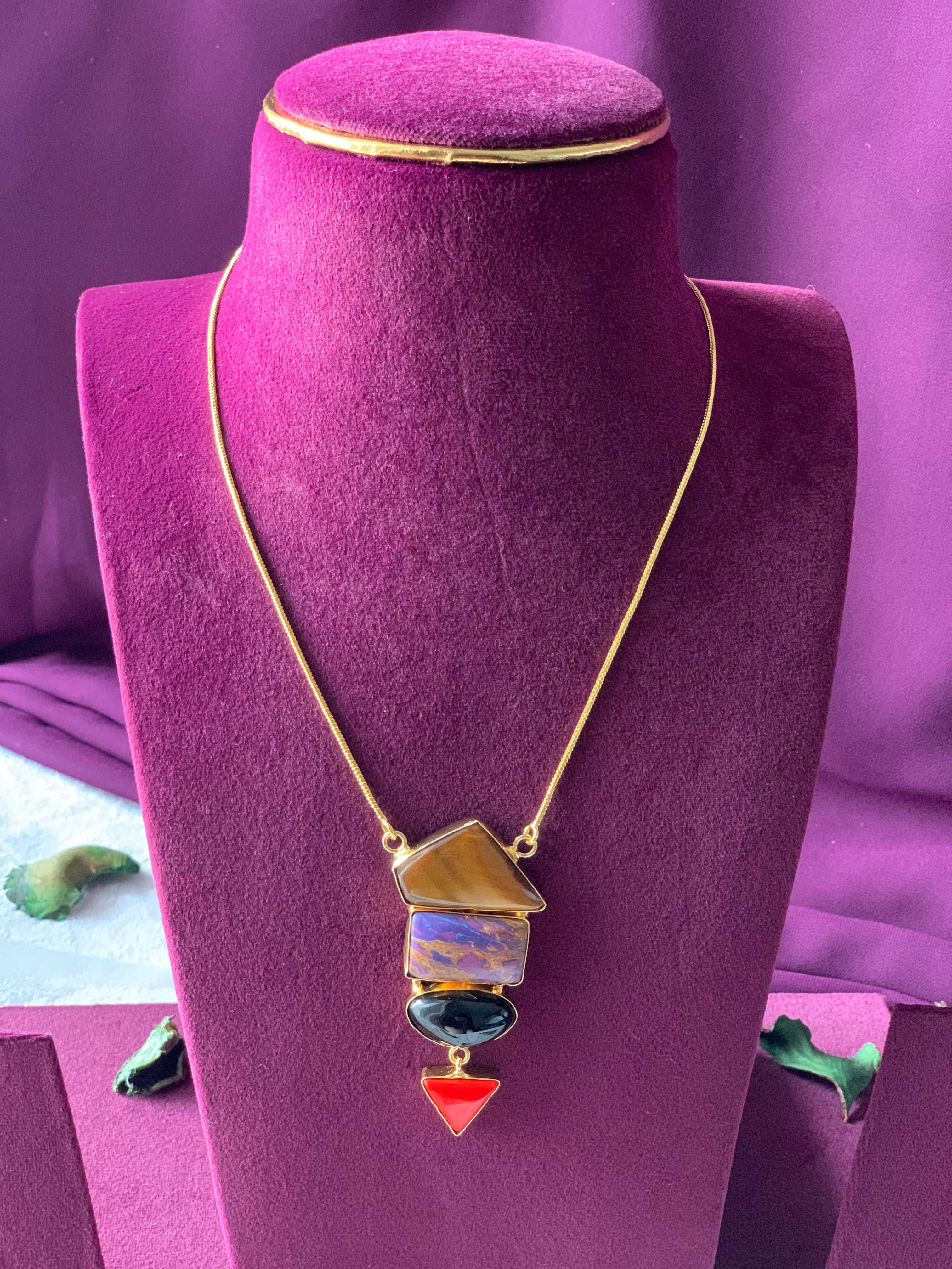 NEVAH - ASYMETRICAL MUTLISTONE PENDANT CHAIN NECKLACE