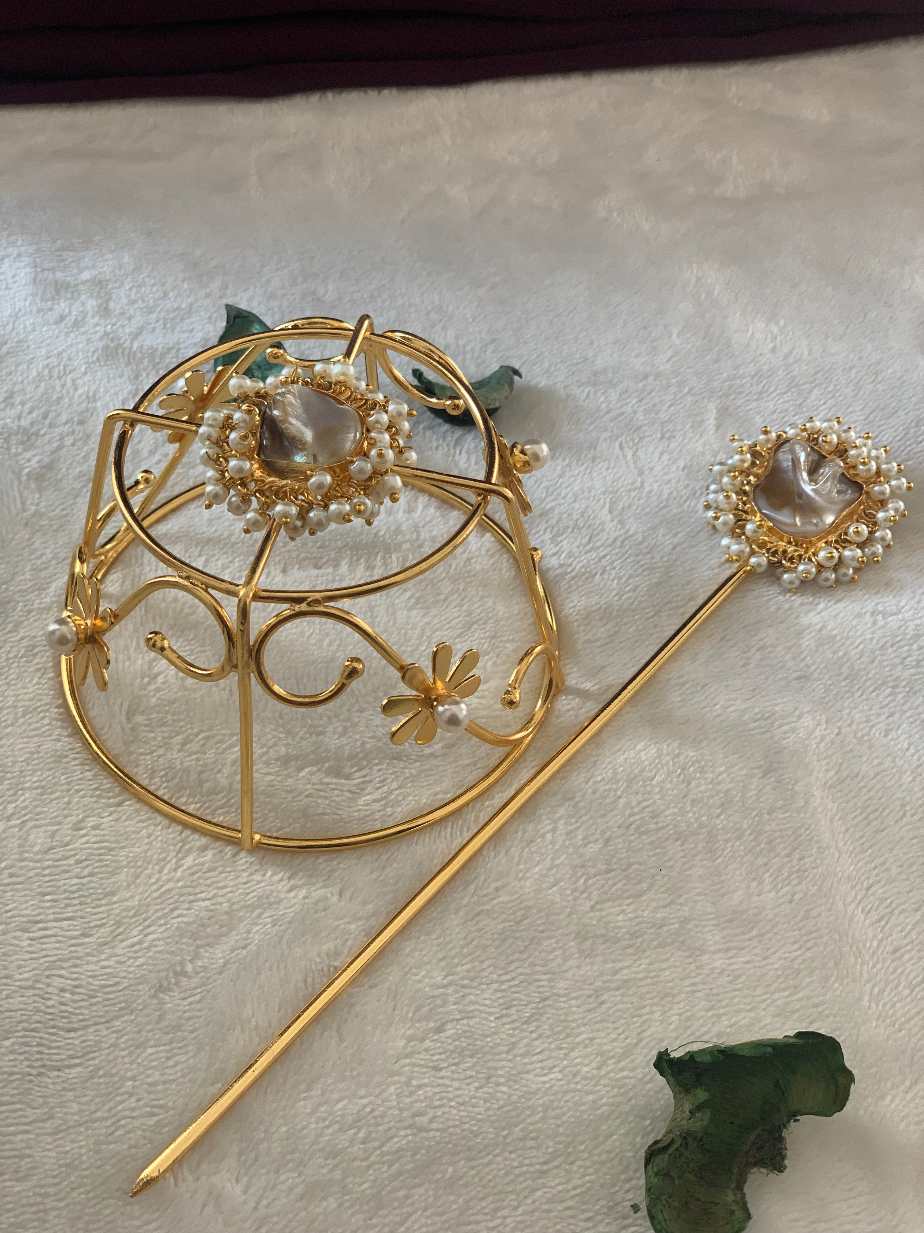 AISHA- BAROQUE AND CLUSTER PEARL FLORAL HAIR BUN