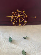 ELANTHA - GOLDEN FLOWER AND PEARL HAIR BUN