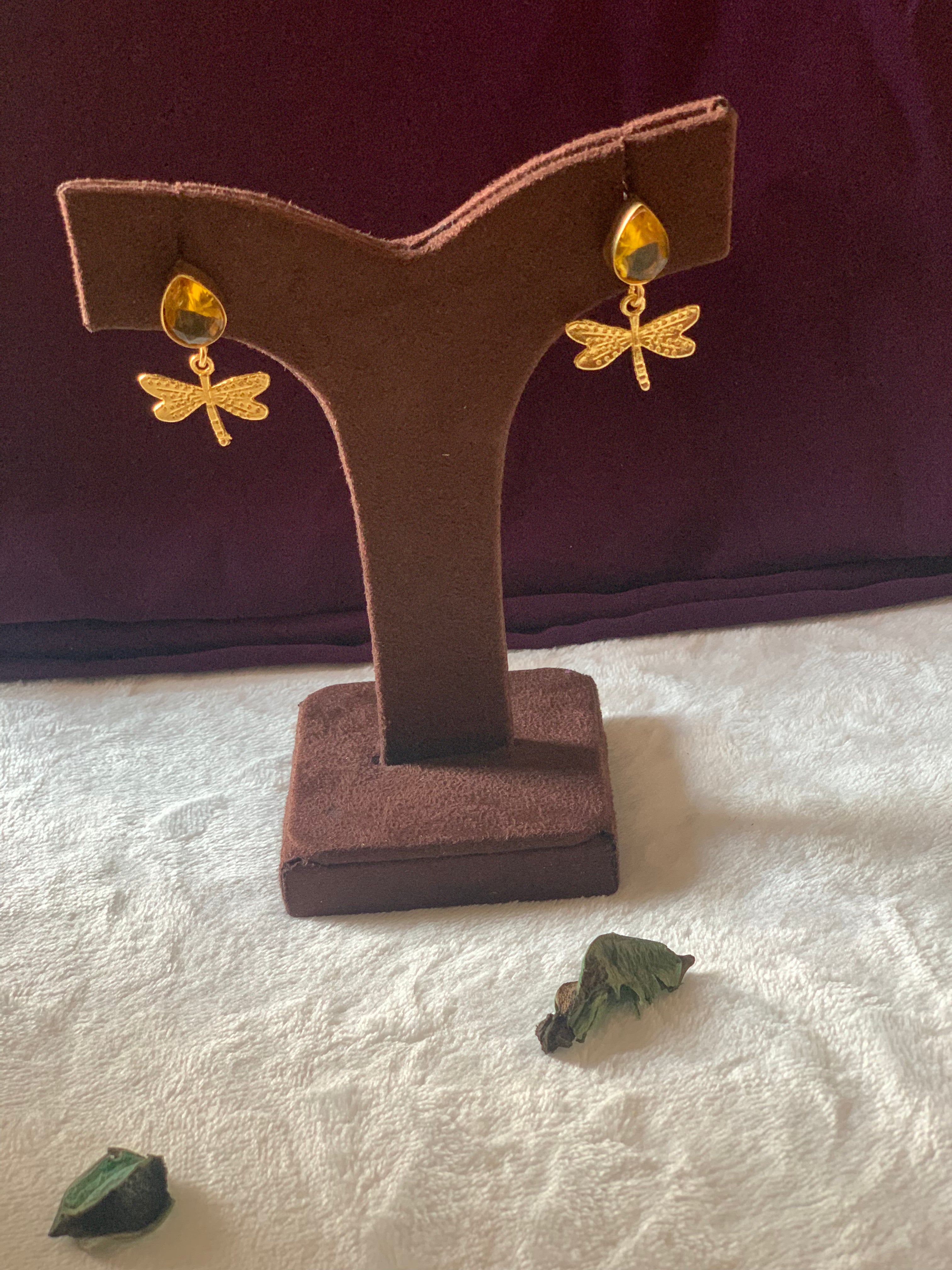 THUMBI - GOLDEN DRAGONFLY STONE DROP EARRINGS