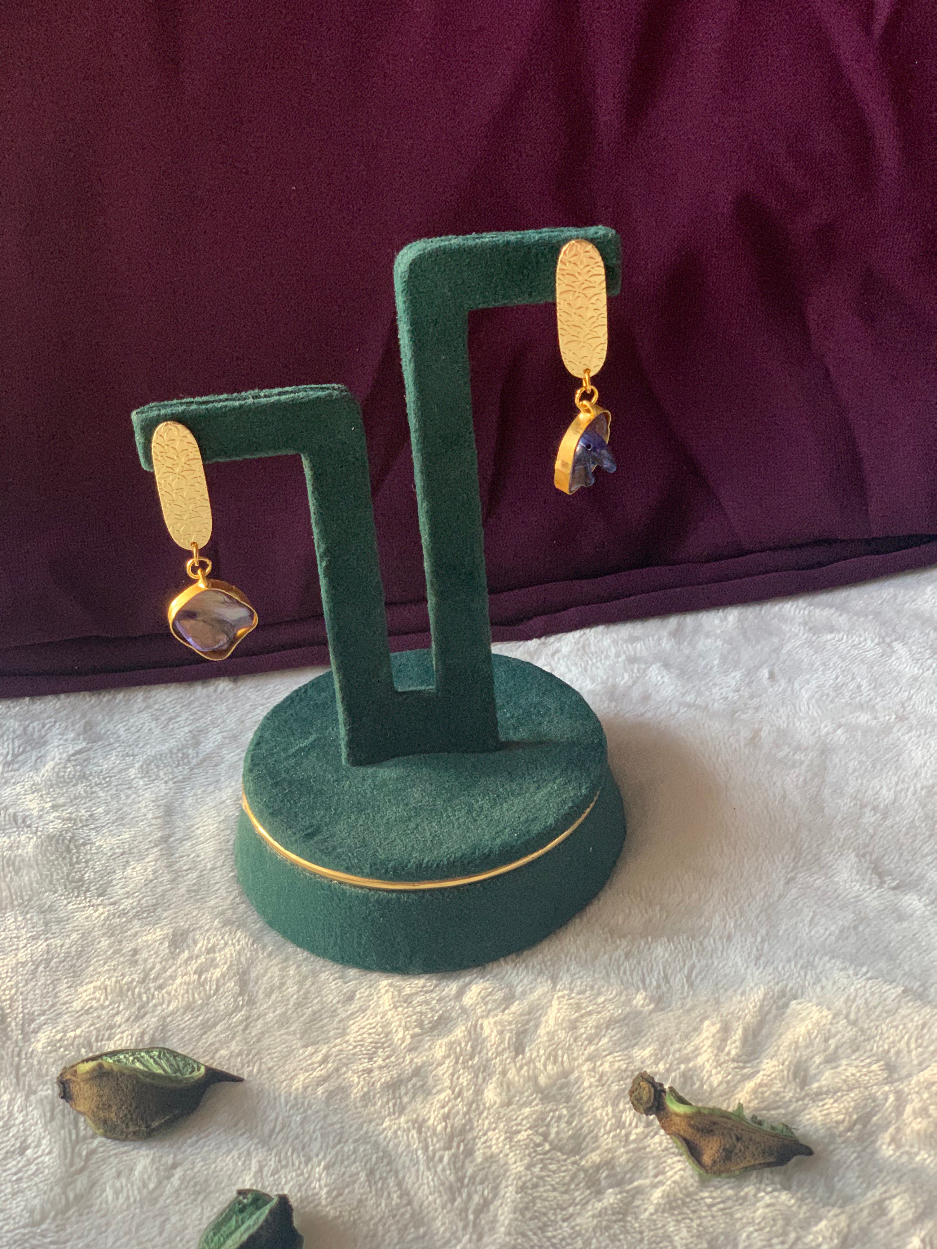 KIARA - DYED BAROQUE PEARL EARRINGS