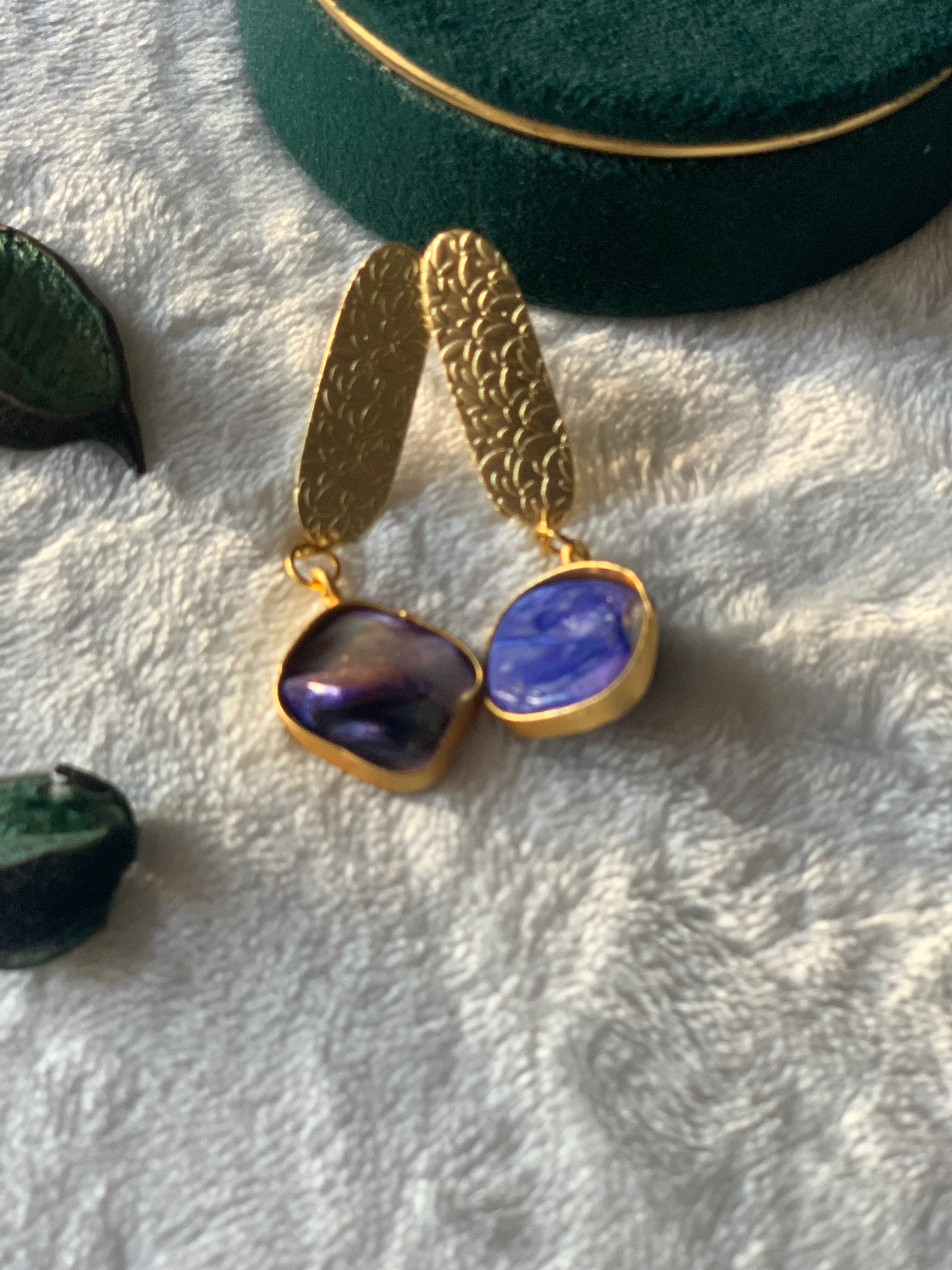 KIARA - DYED BAROQUE PEARL EARRINGS