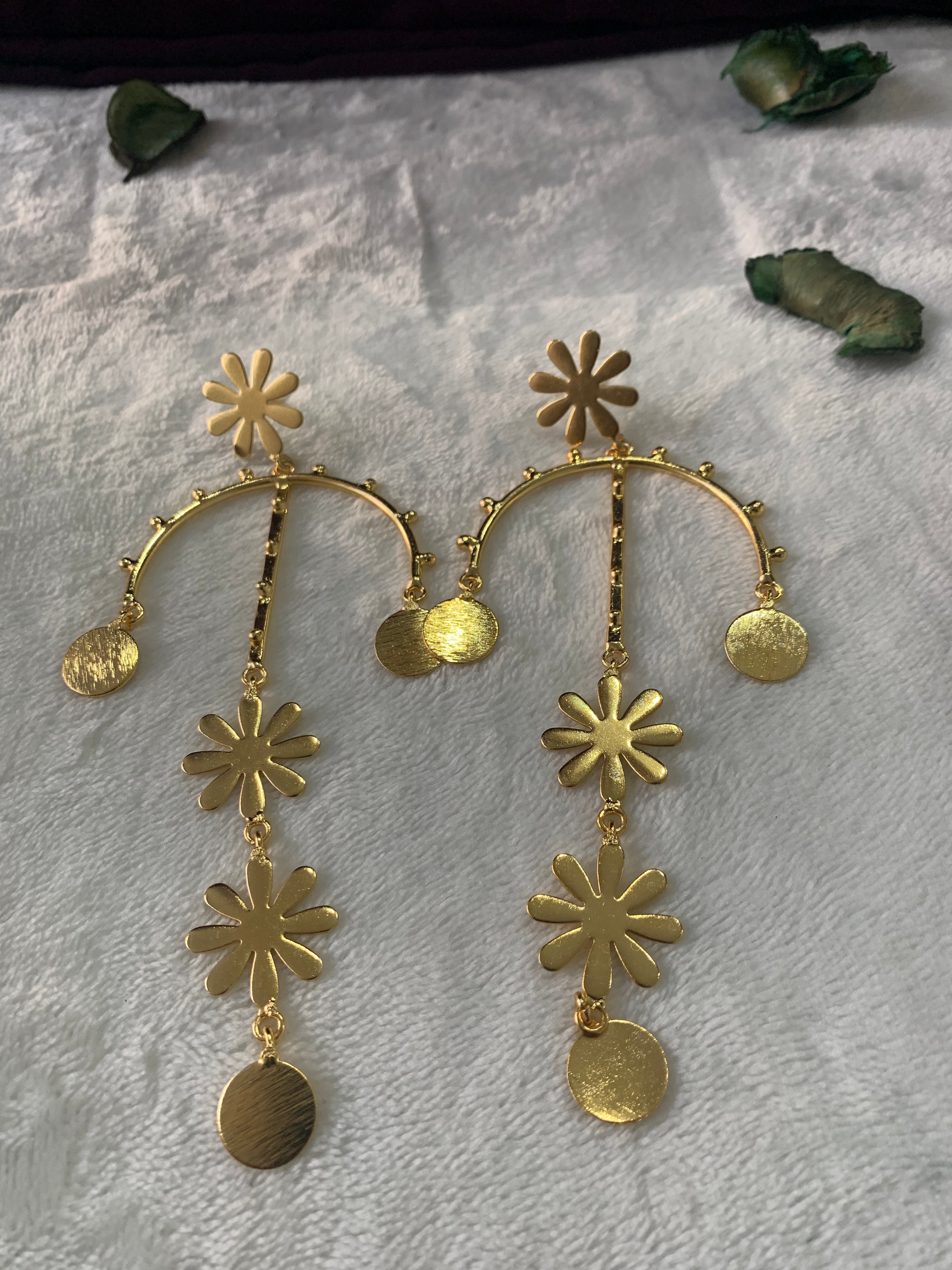 PETALA - GOLDEN FLORAL CHANDELIER EARRINGS