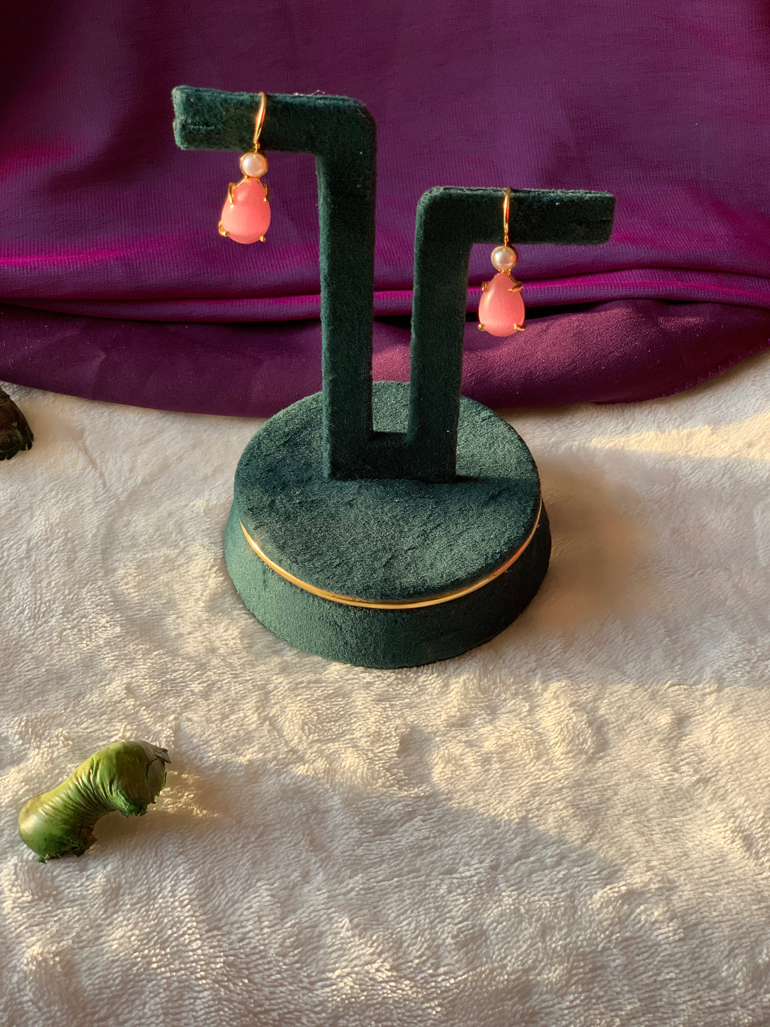 IZZA - PEARL AND RAW SEMIPRECIOUS STONE DROP EARRINGS