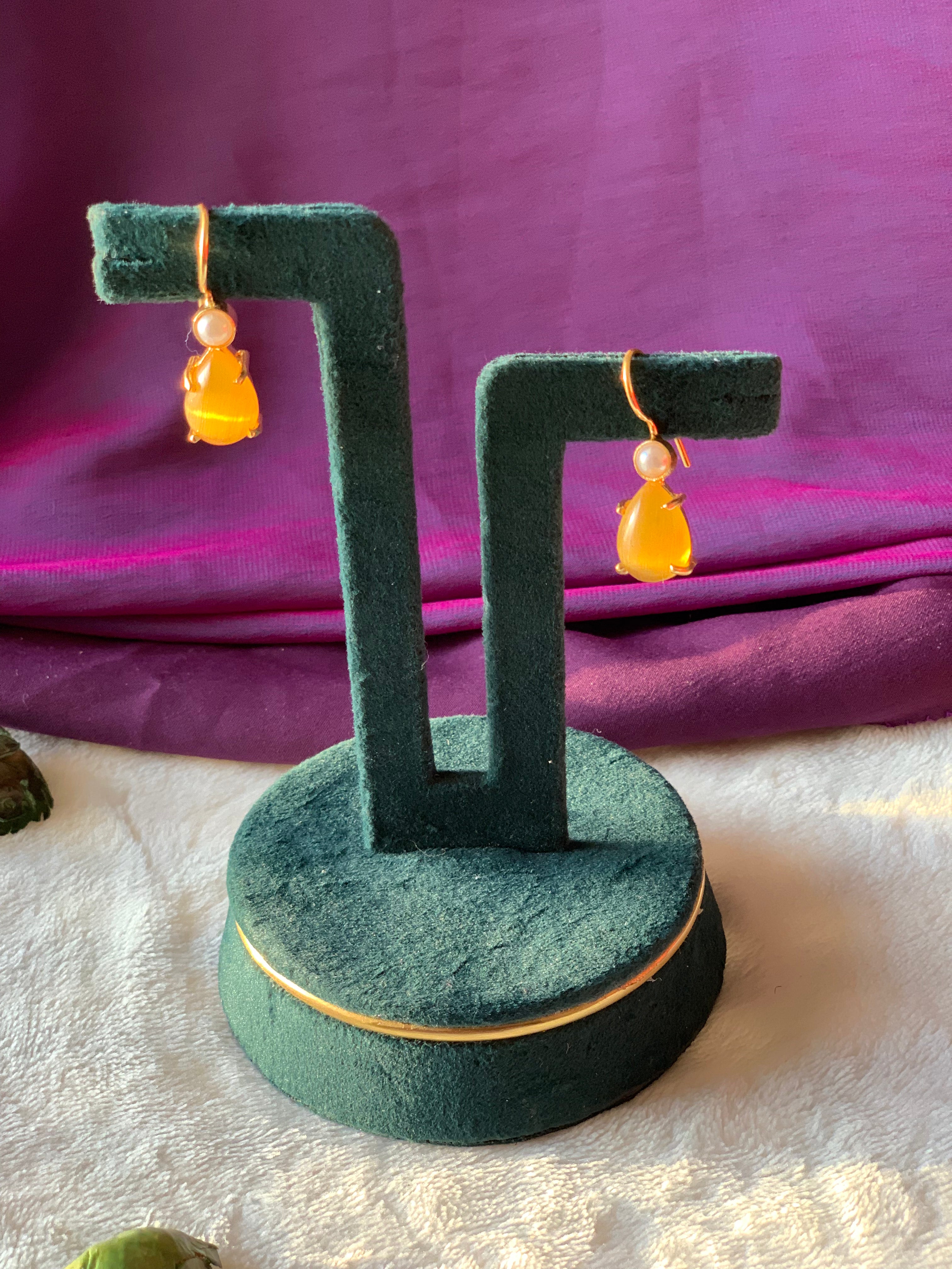 IZZA - PEARL AND RAW SEMIPRECIOUS STONE DROP EARRINGS