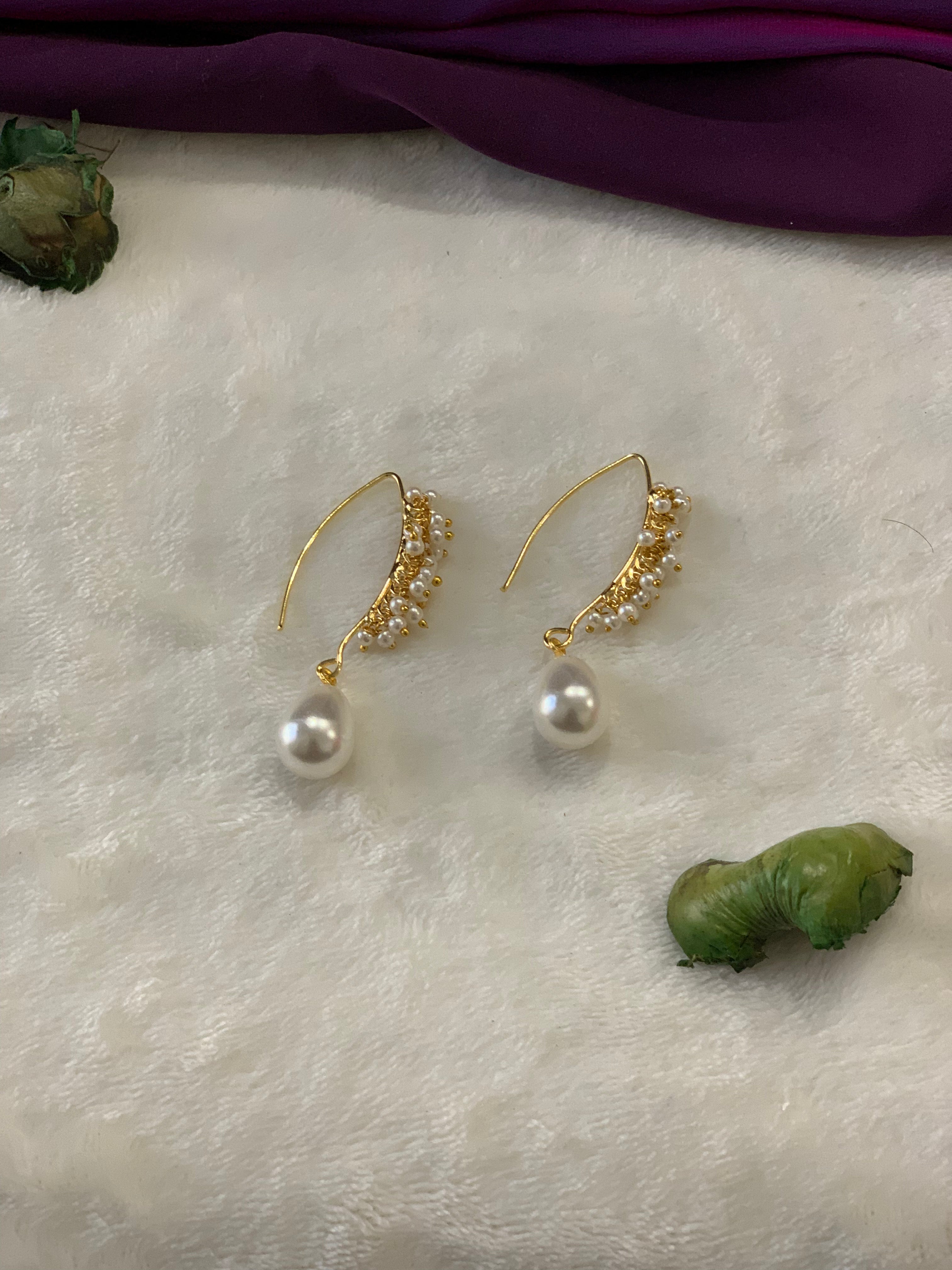 FIZZA- CLUSTER PEARLS AND PEARL DROP EARRINGS