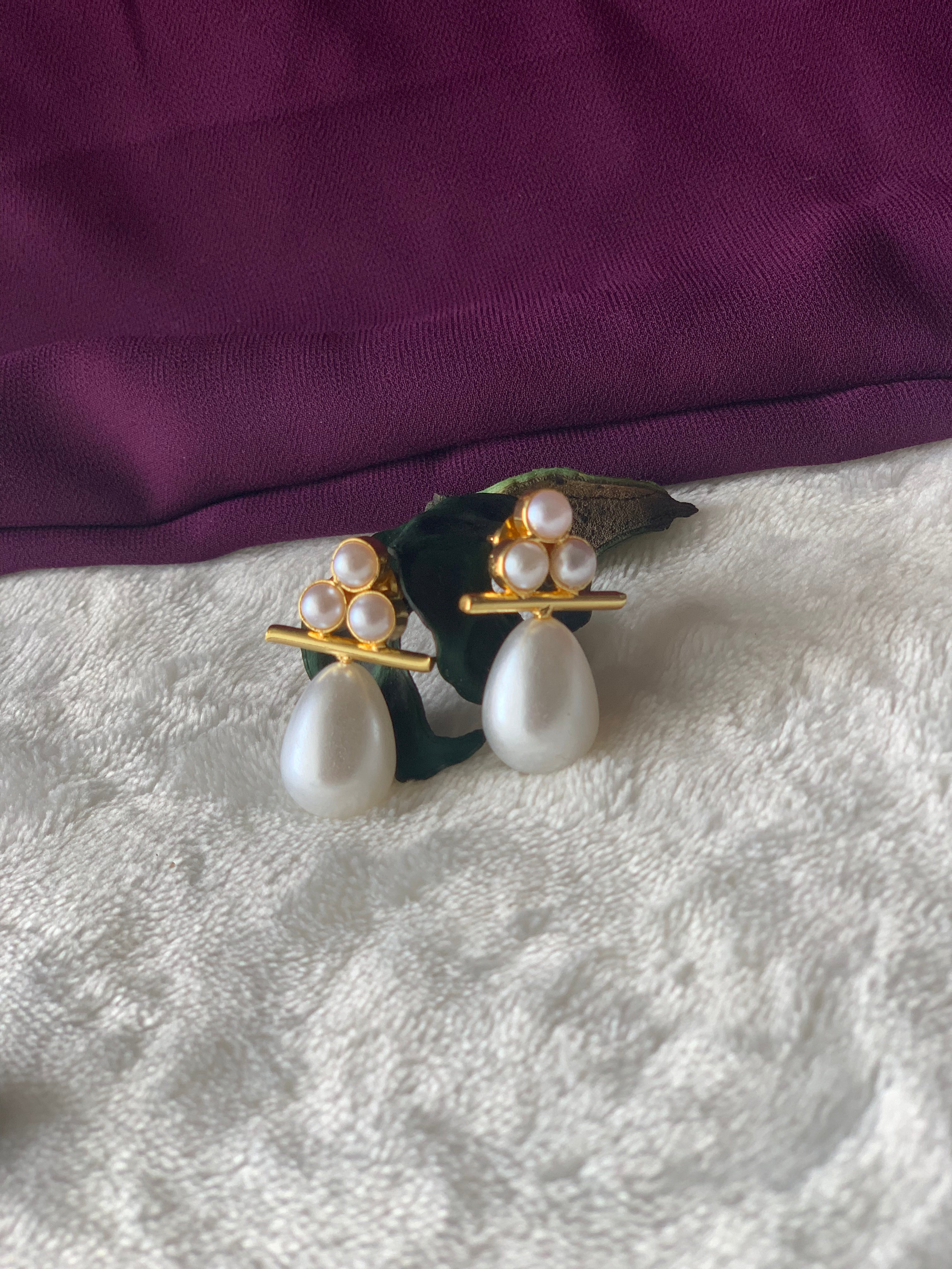 YUKTI - TRI PEARL TEARDROP STUD EARRINGS