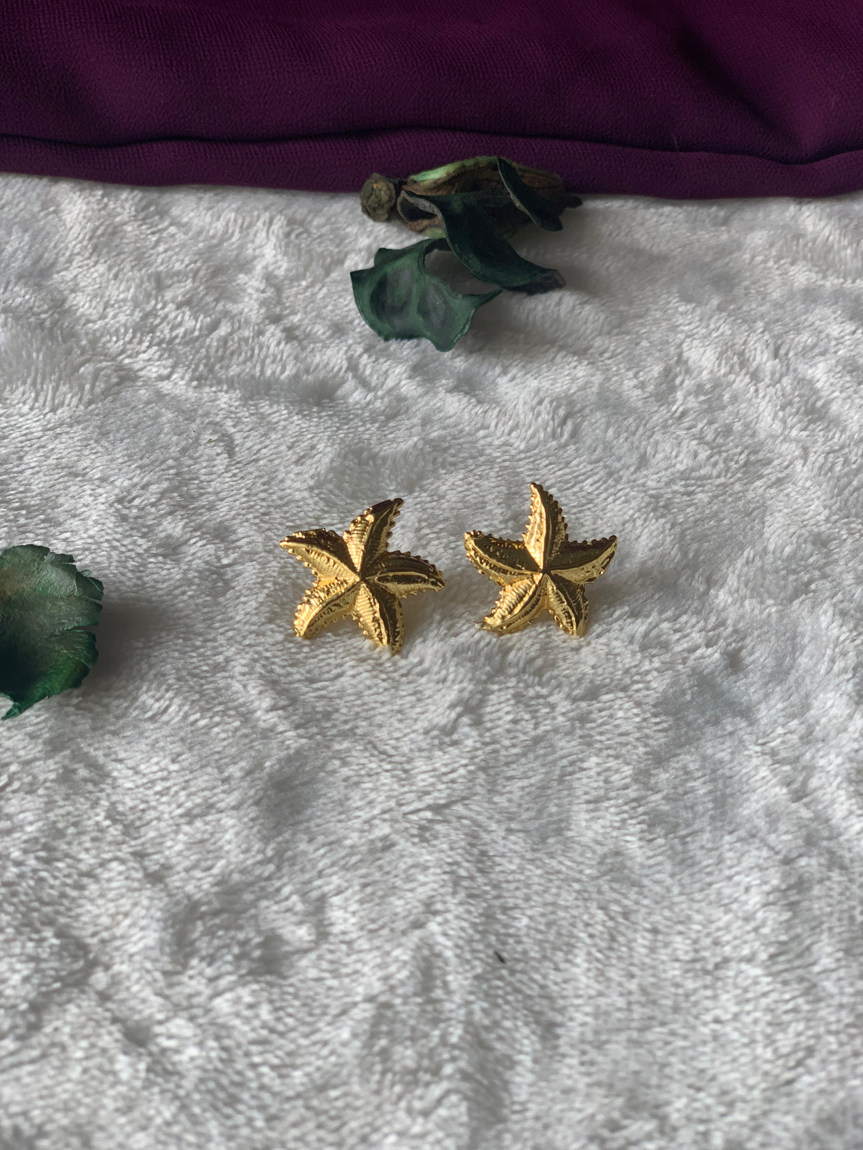 ANJANA - STARGISH GOLDEN STUD EARRINGS