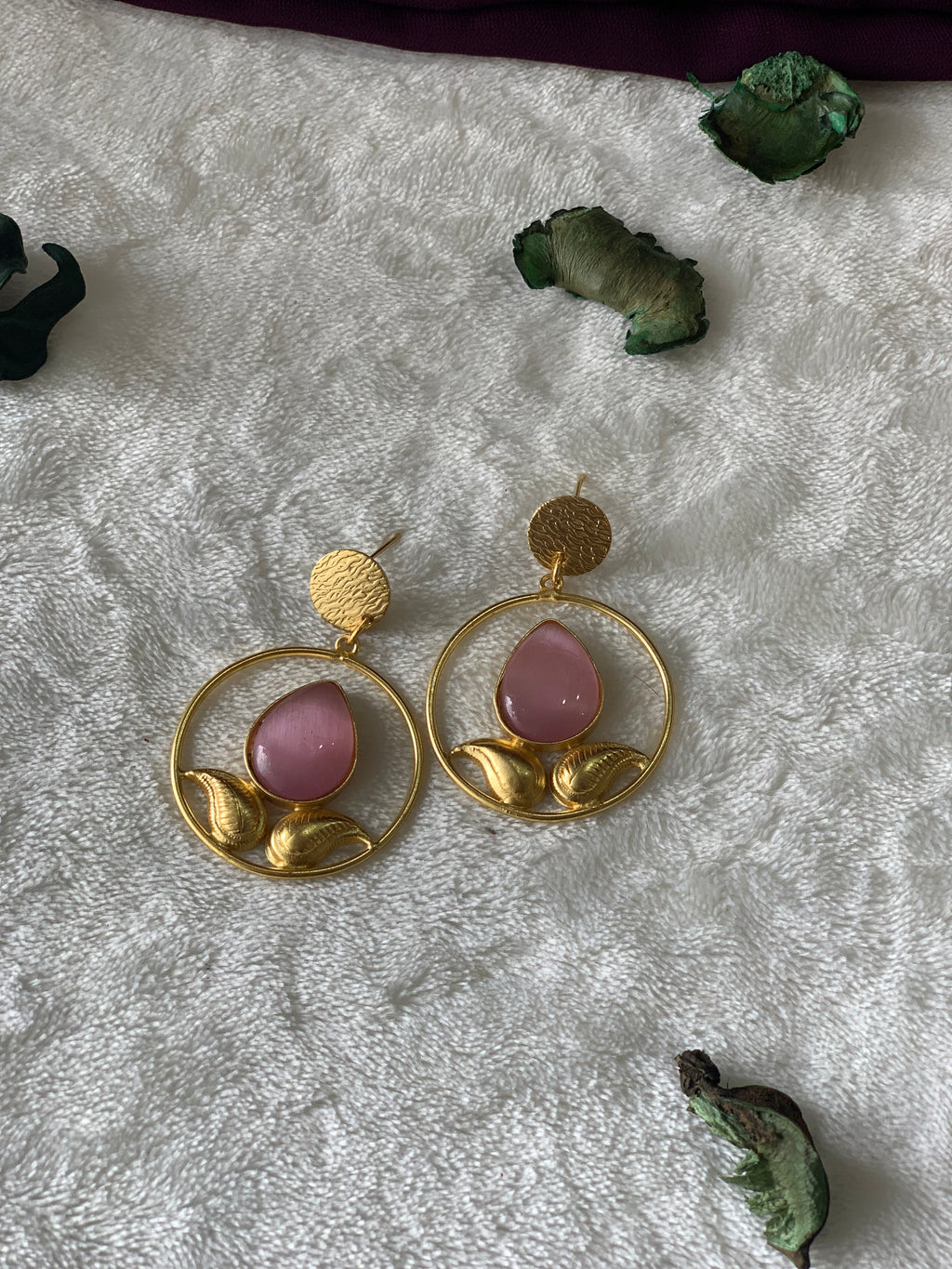 GEETIKA - TESTURED CIRCLE LEAF STONE  CHANDBALI EARRINGS