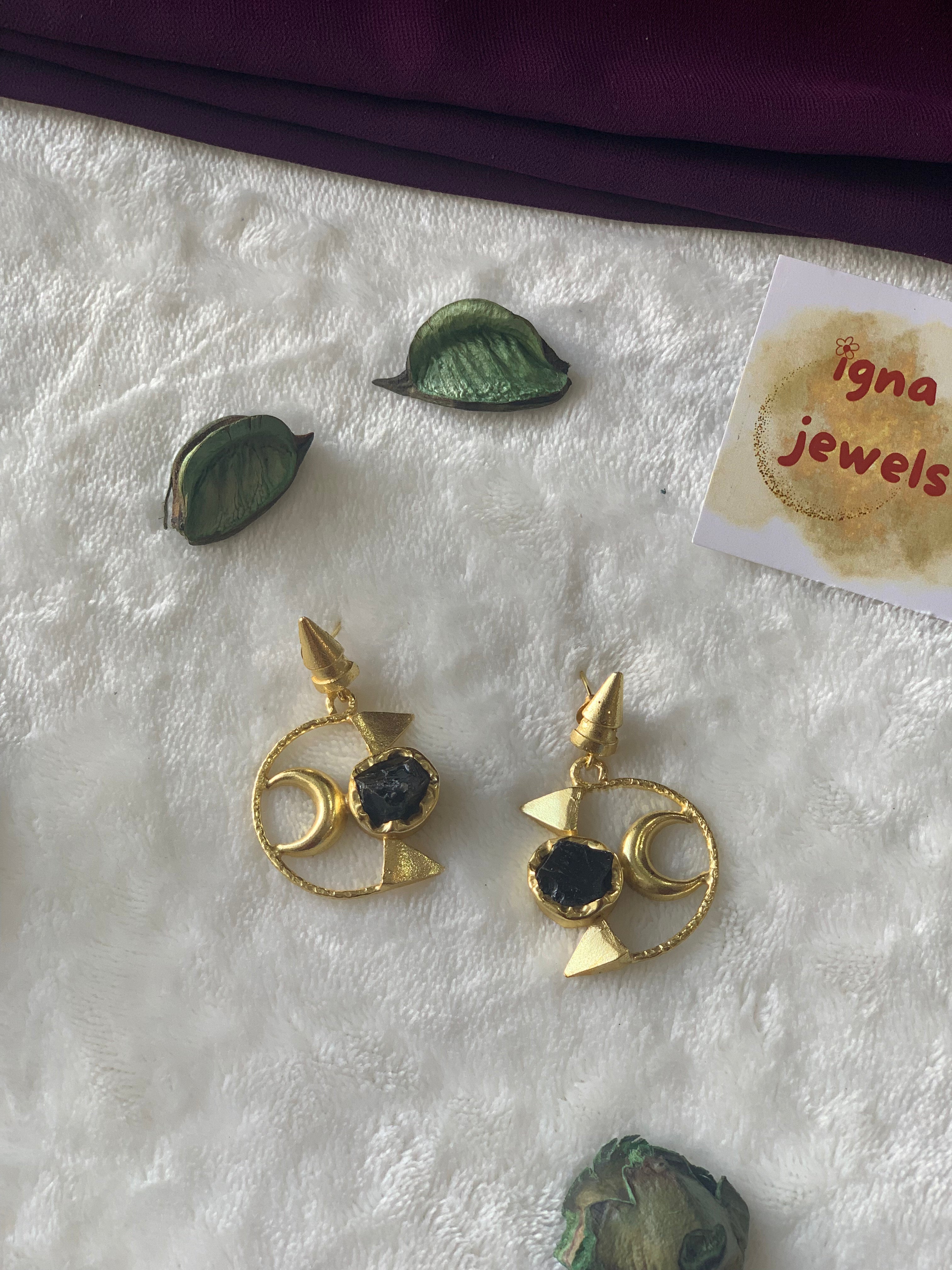DONSTINA - GOLDEN  HALF MOON IN SEMICIRCLE EARRINGS