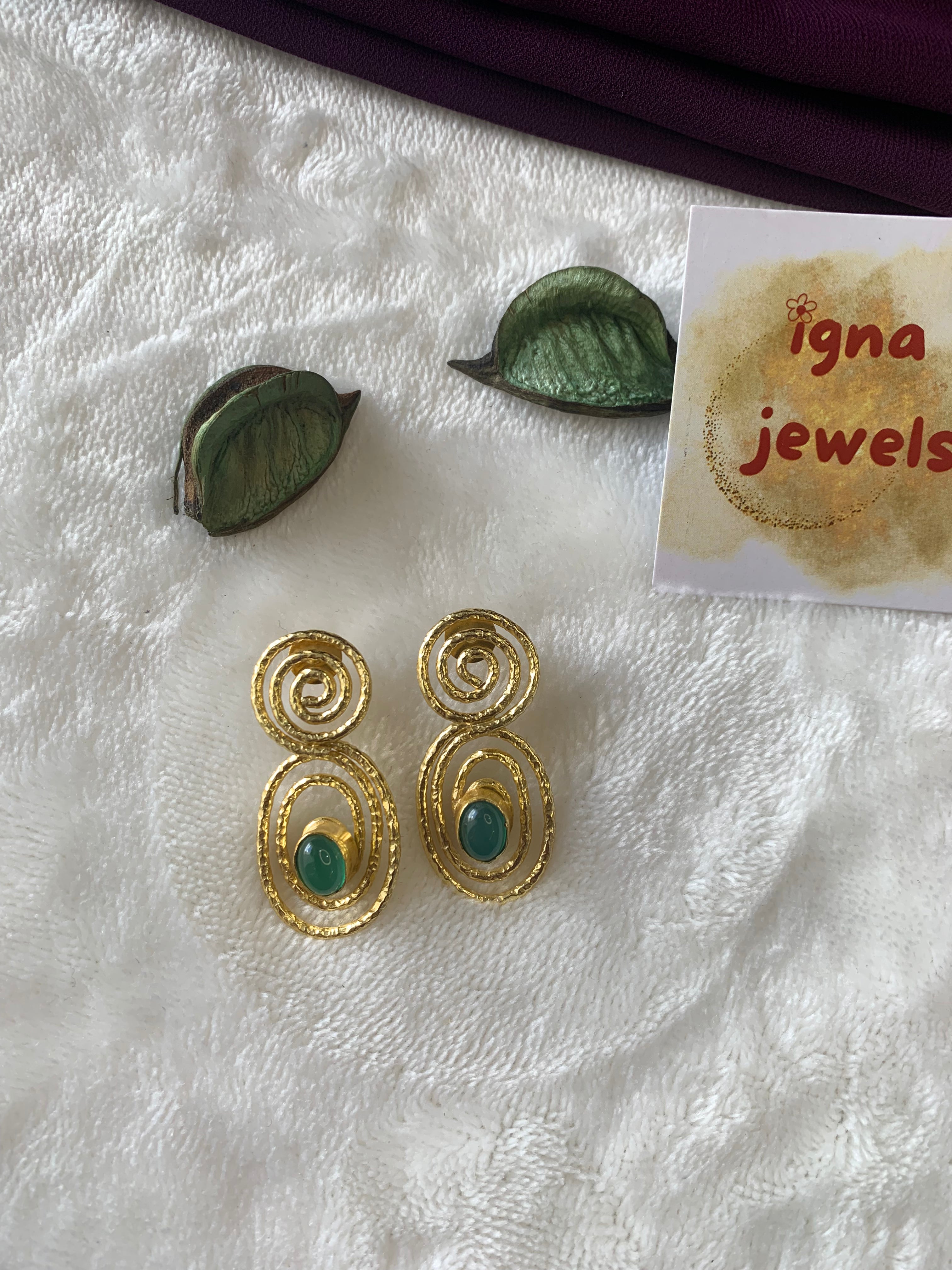 SHYNO - GOLDEN OVAL LOOP WITH STONE EARRINGS
