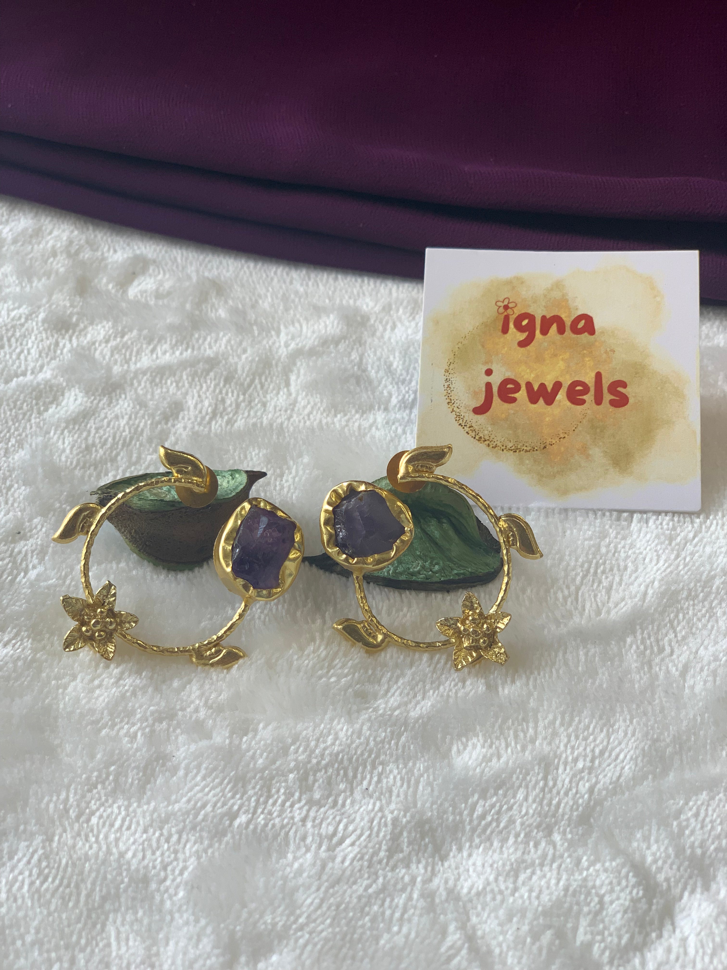 ANI - GOLDEN CIRCLE FLOWER AND STONE STUD EARRINGS