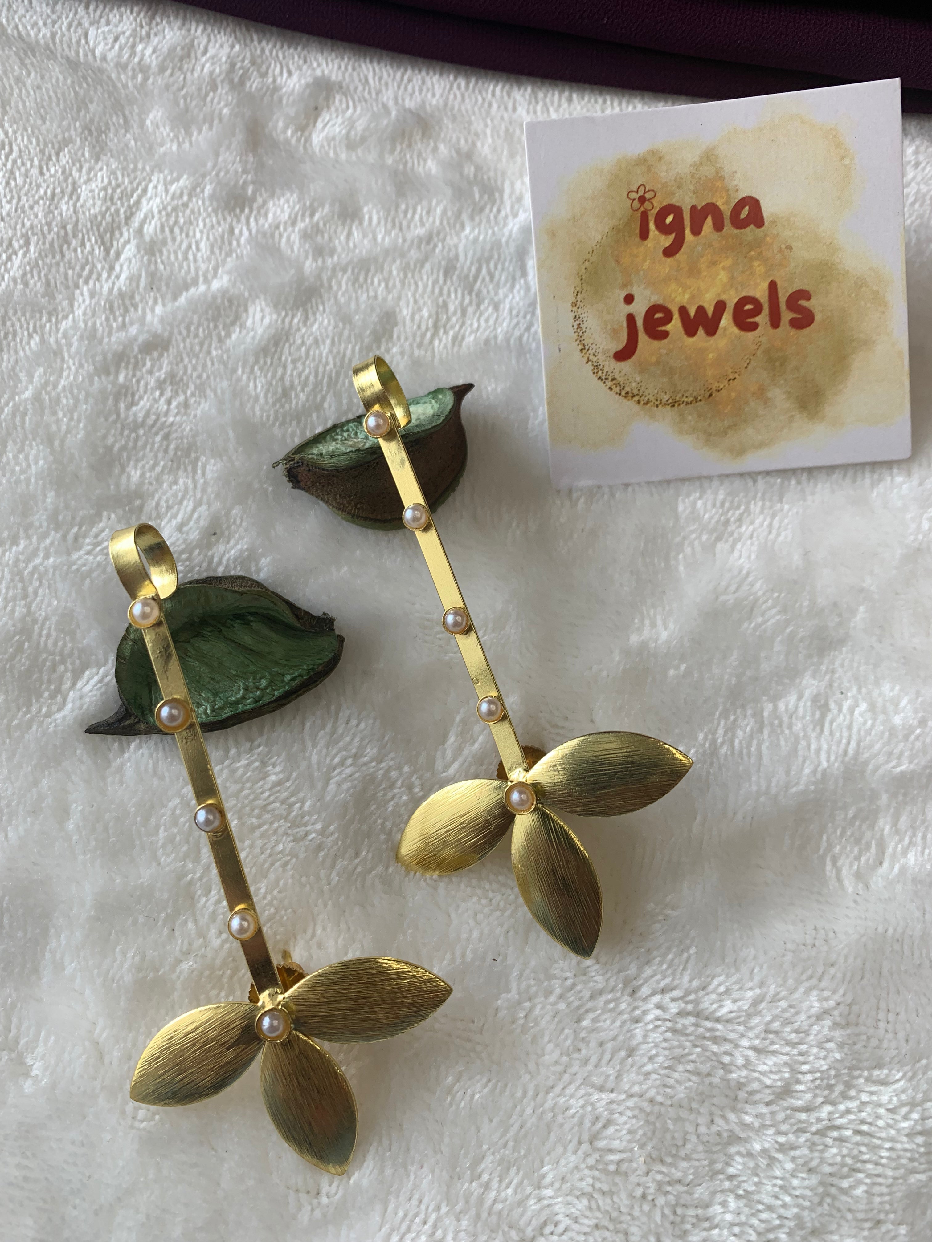 BRITTANY - TRIFLOWER MICRO PEARL PIERCED EARCUFFS