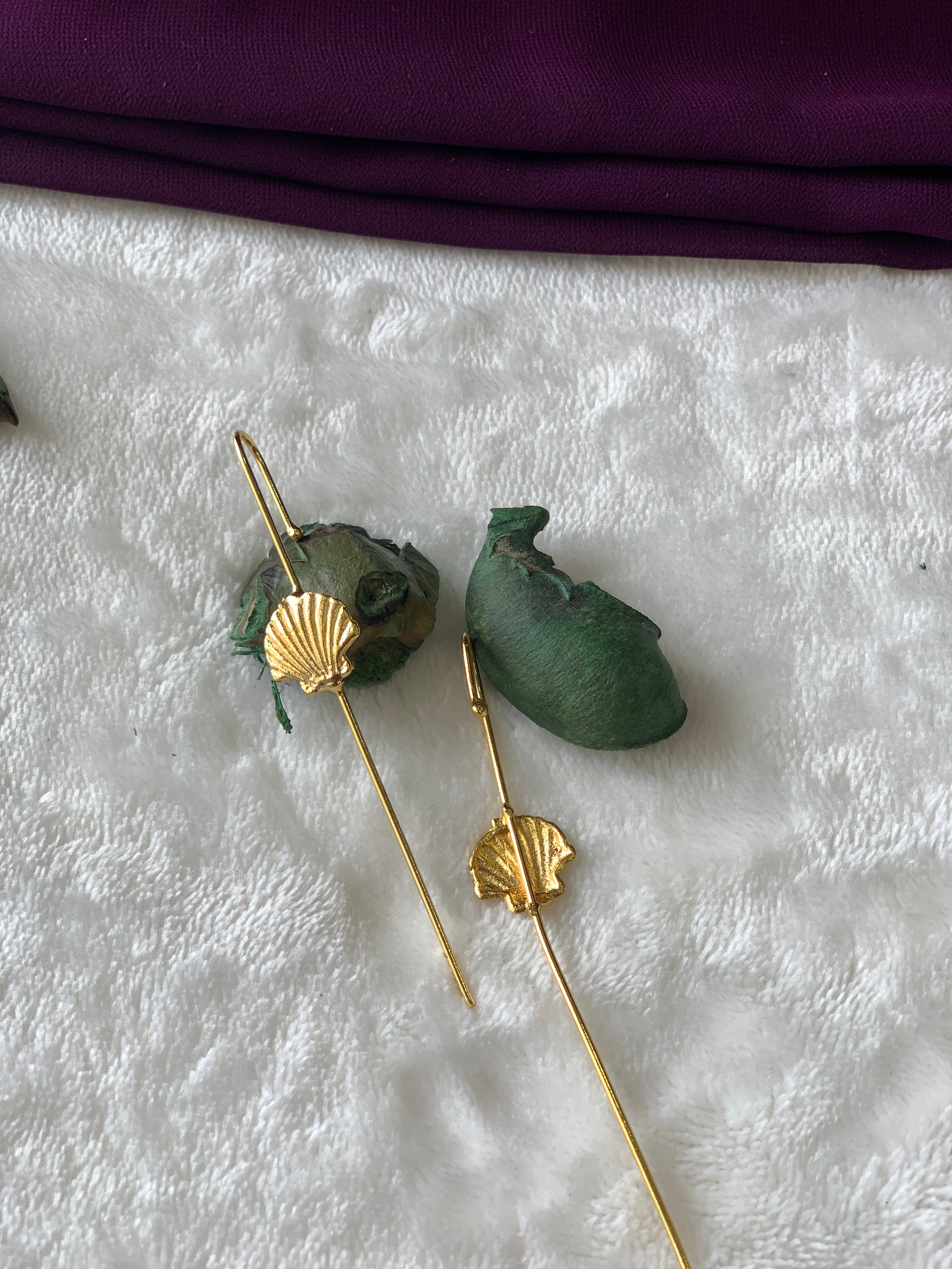 NICOLE- GOLDEN DUAL UPWARD SHELL EARCUFFS