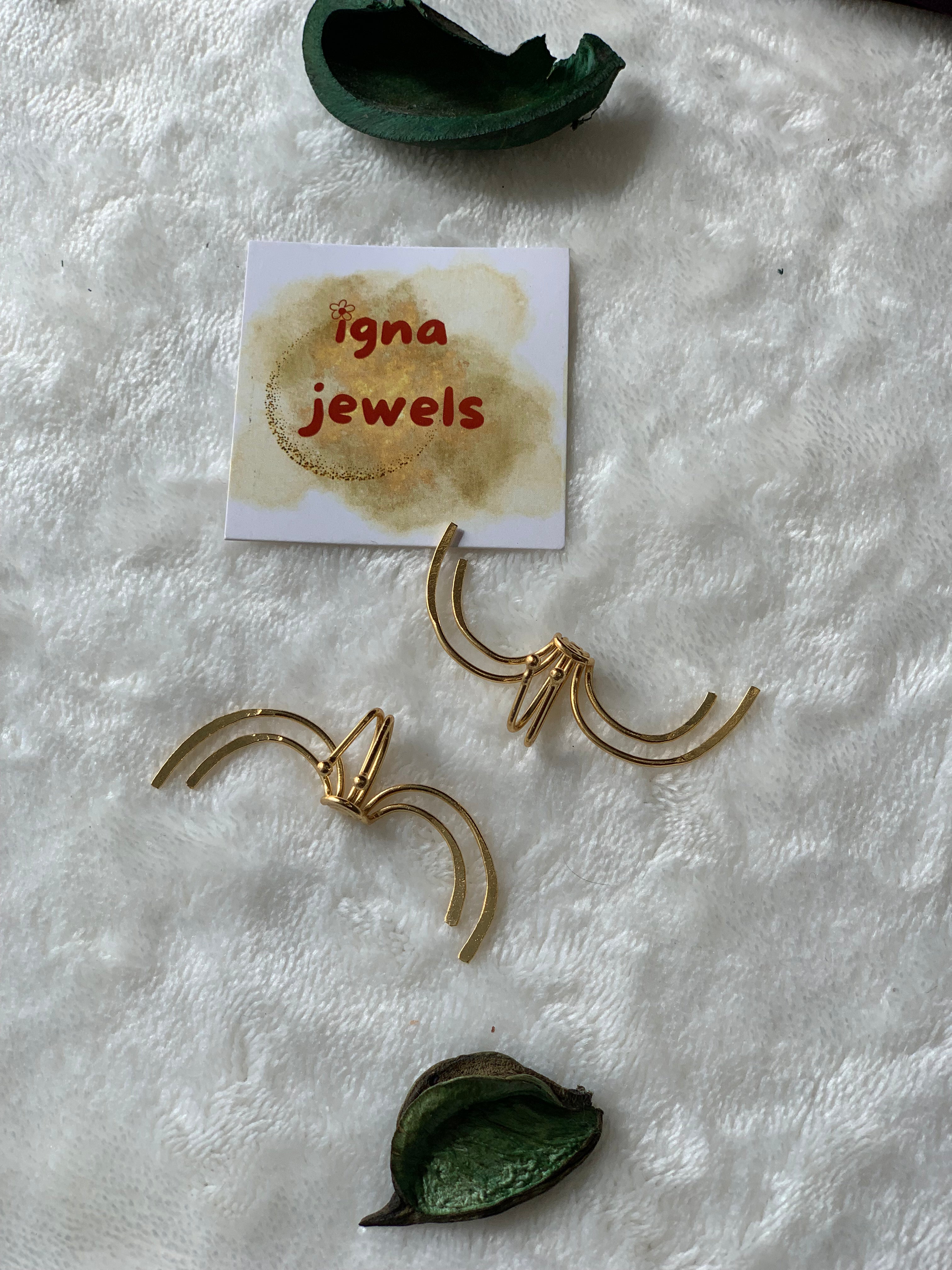 NAOMI - GOLDEN SWIRL PRESS ON EARCUFFS