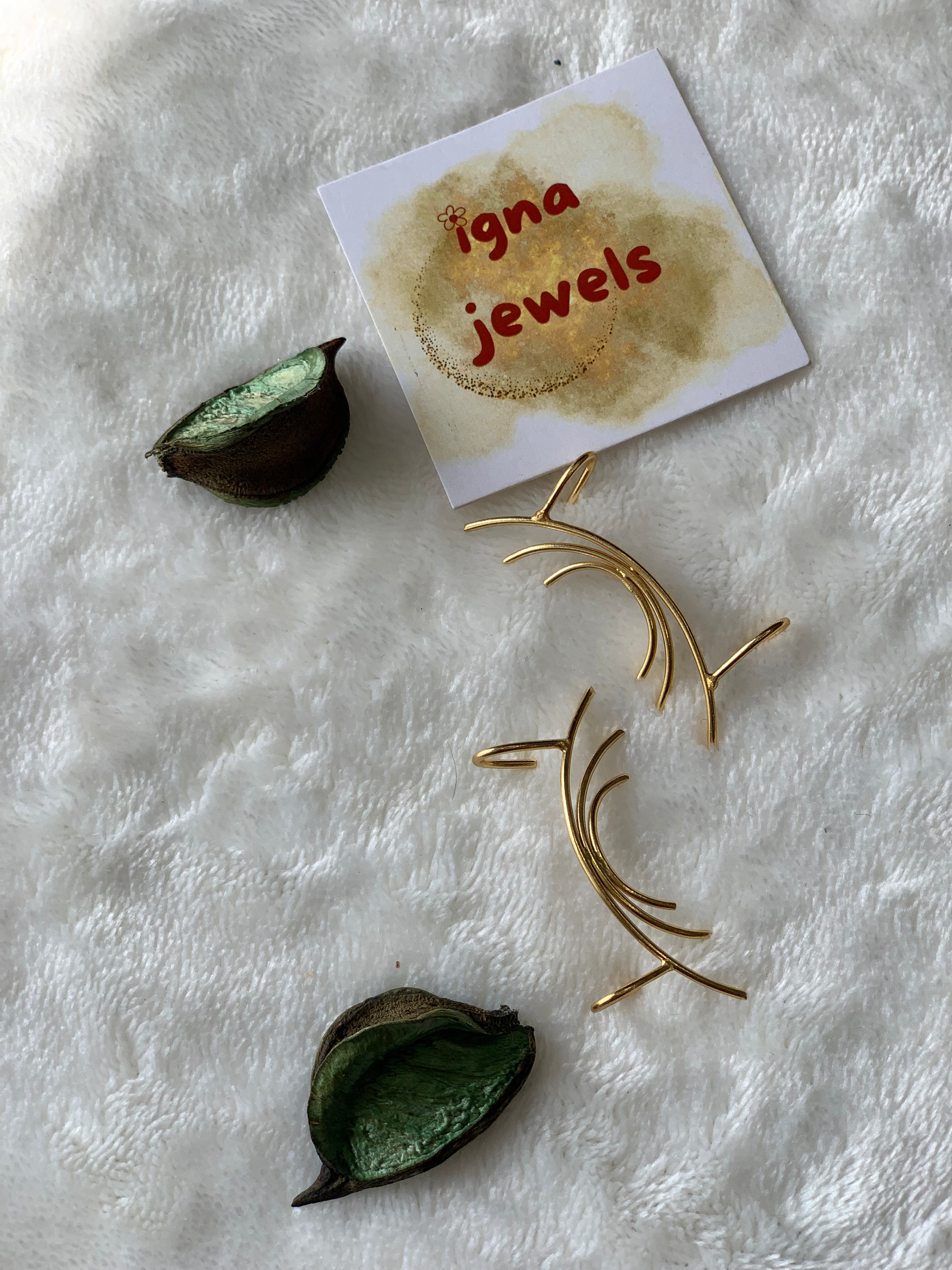 VIOLA- GOLDEN CURVE LINES PRESS ON EARCUFFS