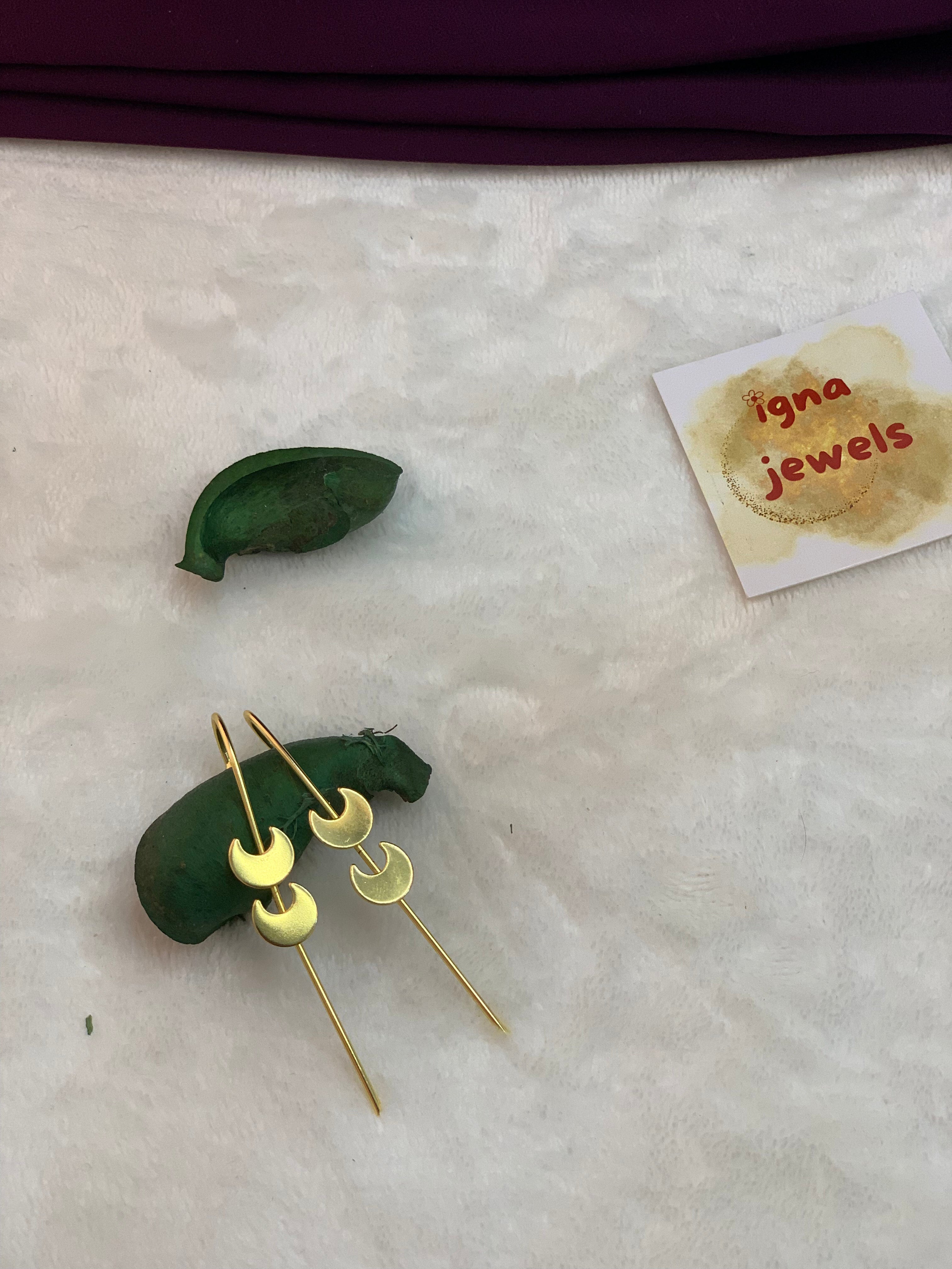 MEGAN - GOLDEN DUAL SMALL HALF MOON EARCUFFS
