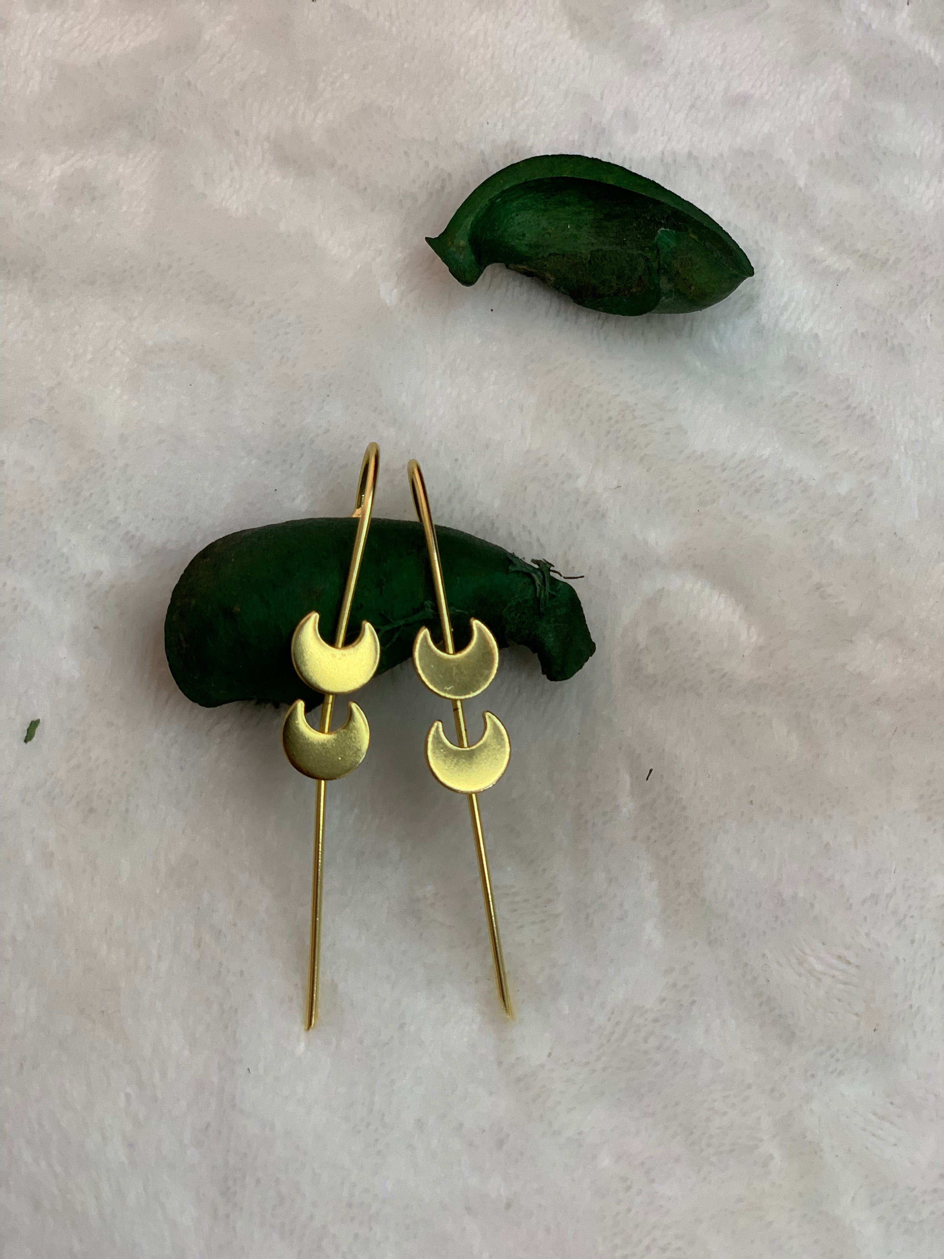 MEGAN - GOLDEN DUAL SMALL HALF MOON EARCUFFS