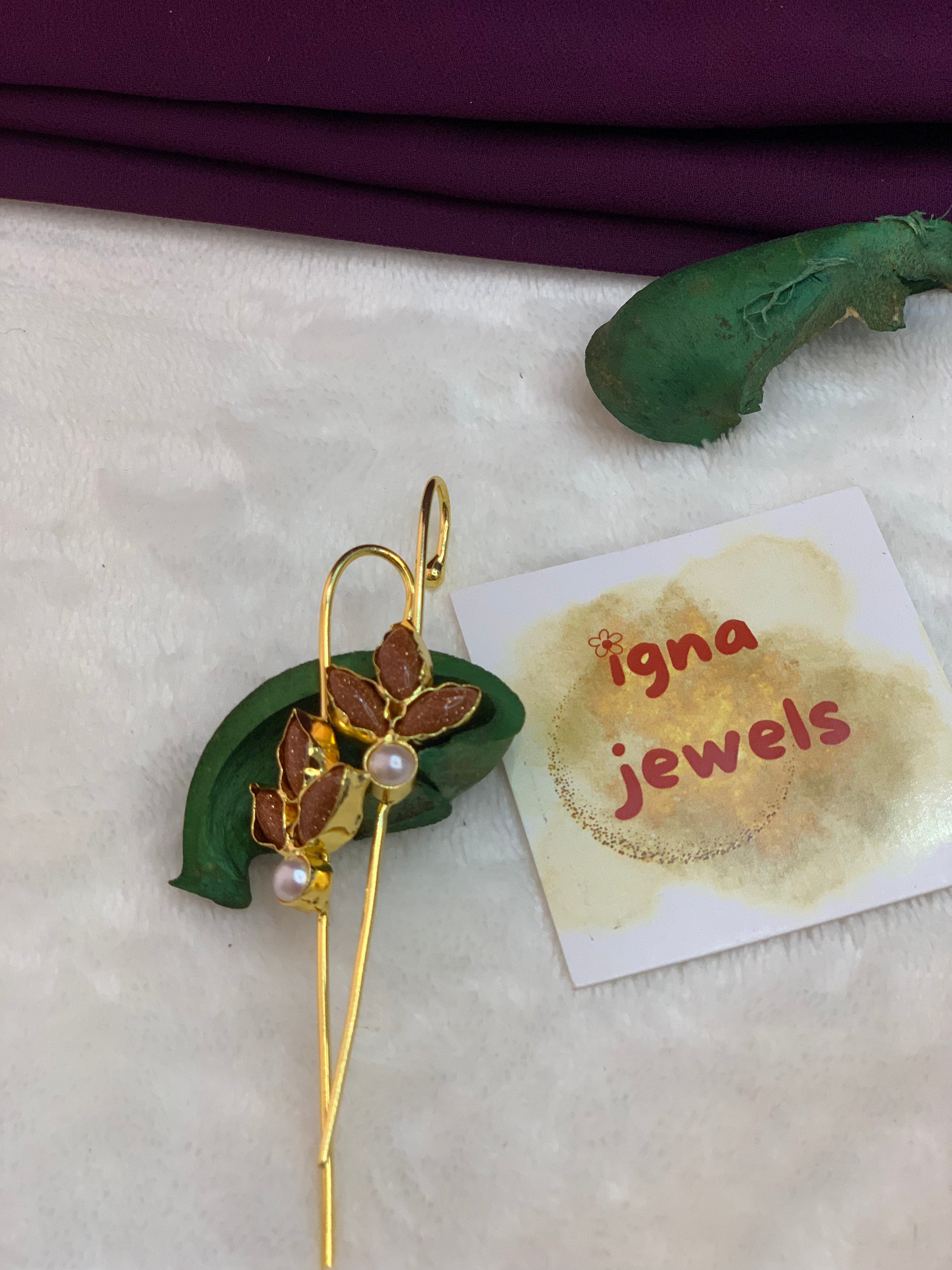 SIENNA - GLITTERY STONE AND PEARLS EARCUFFS