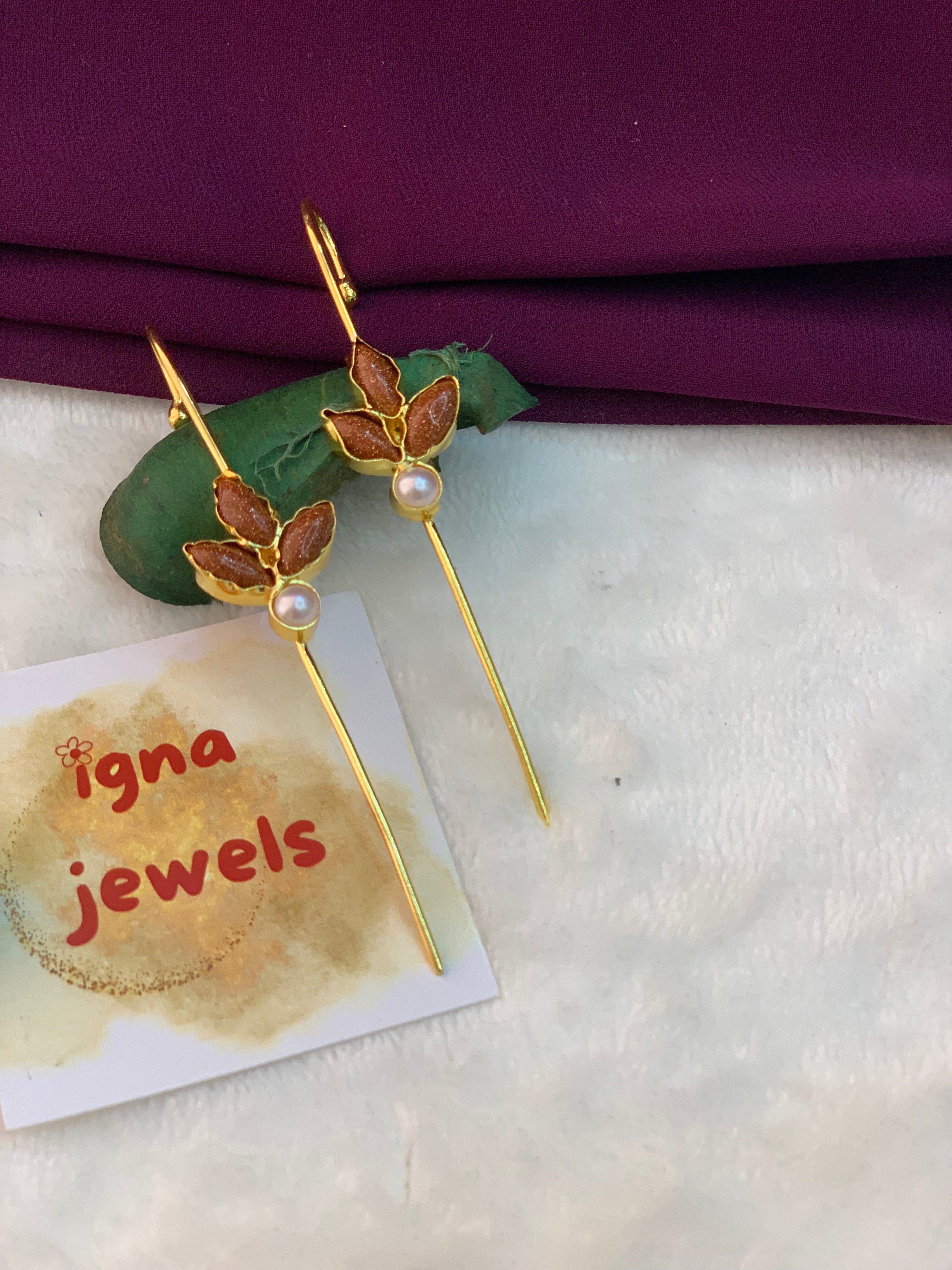 SIENNA - GLITTERY STONE AND PEARLS EARCUFFS
