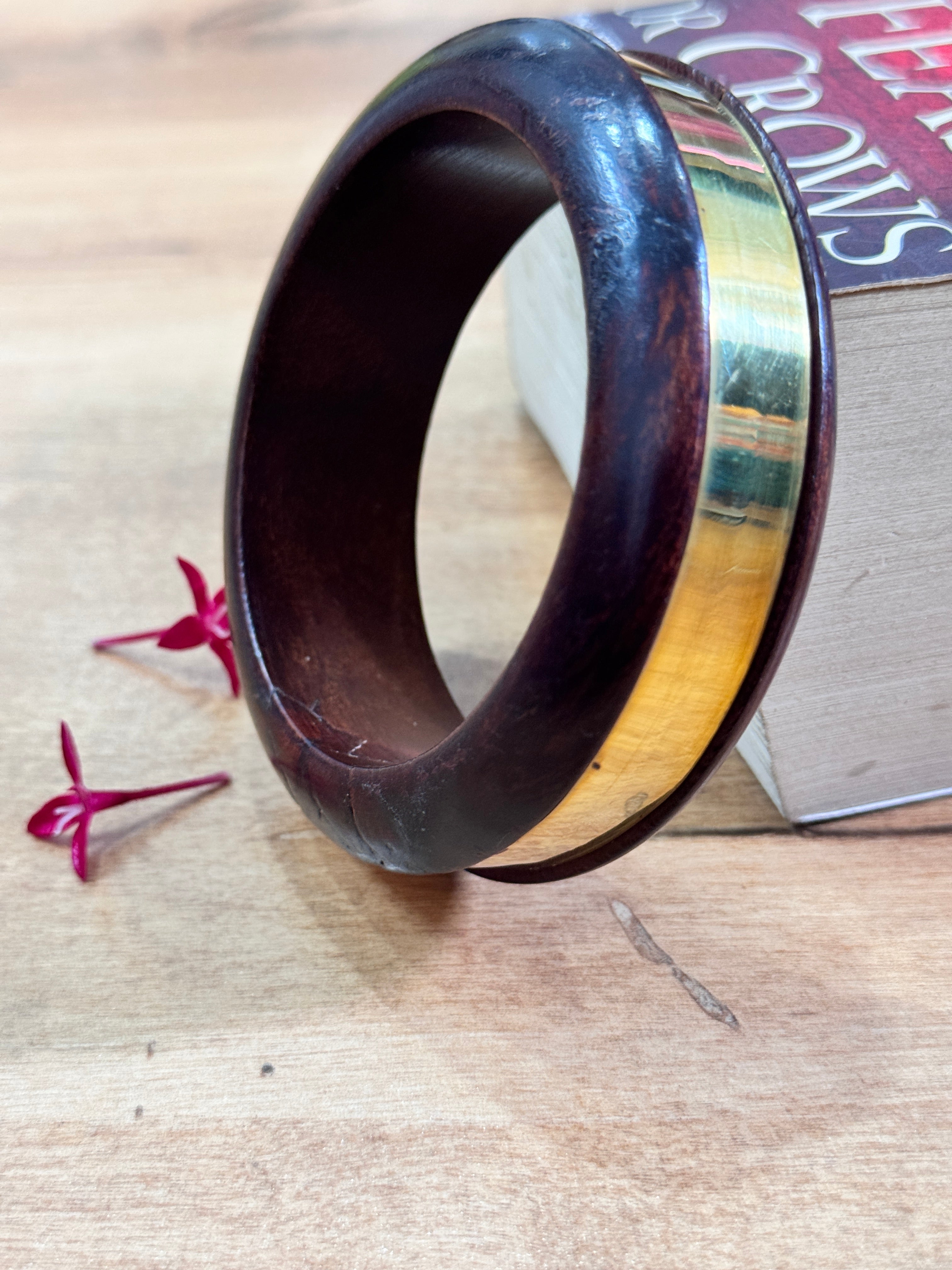 TINU - WOODEN BANGLE WITH GOLDEN LAYER