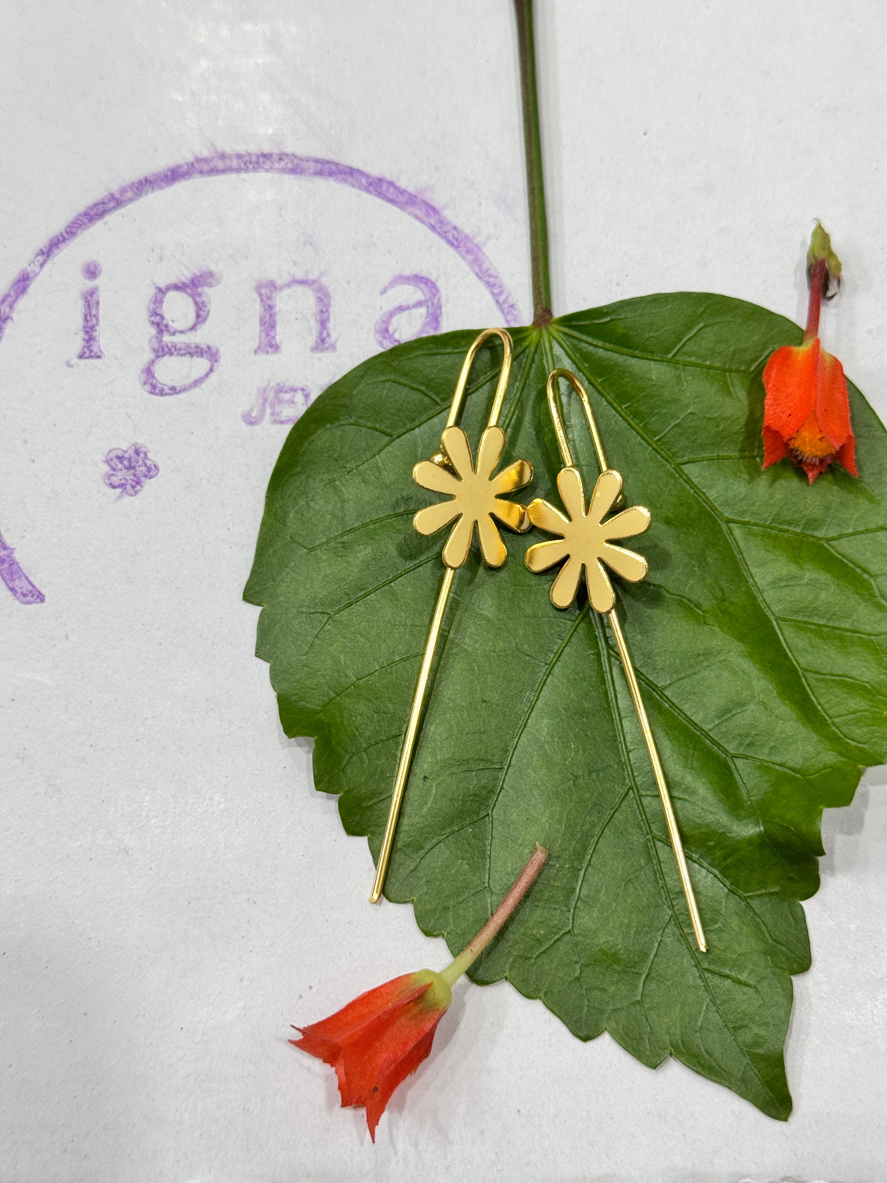 SEAN - GOLDEN SINGLE FLOWER EAR CUFFS