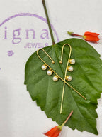 MEG - GOLDEN TRI PEARLS EAR CUFFS