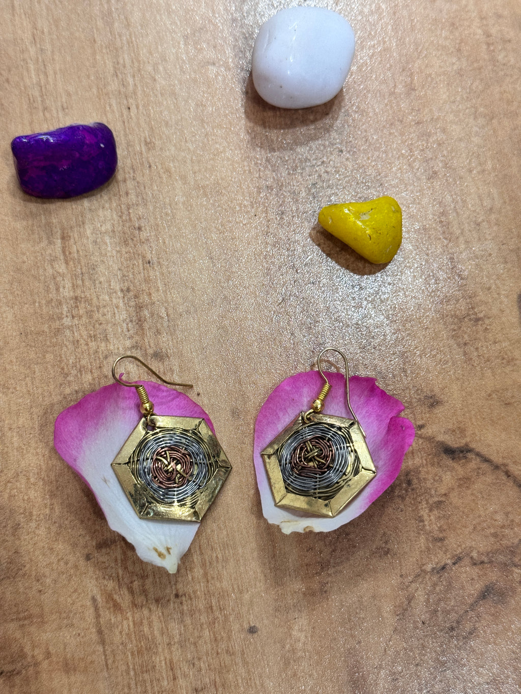 METTALIA - TRIMETAL WIRED HEXAGON DANGLER EARRINGS