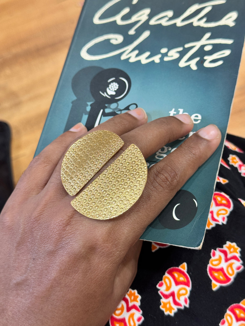 RUSHI - MATT GOLD TEXTURED DUAL SPLIT SEMICIRCLE RING