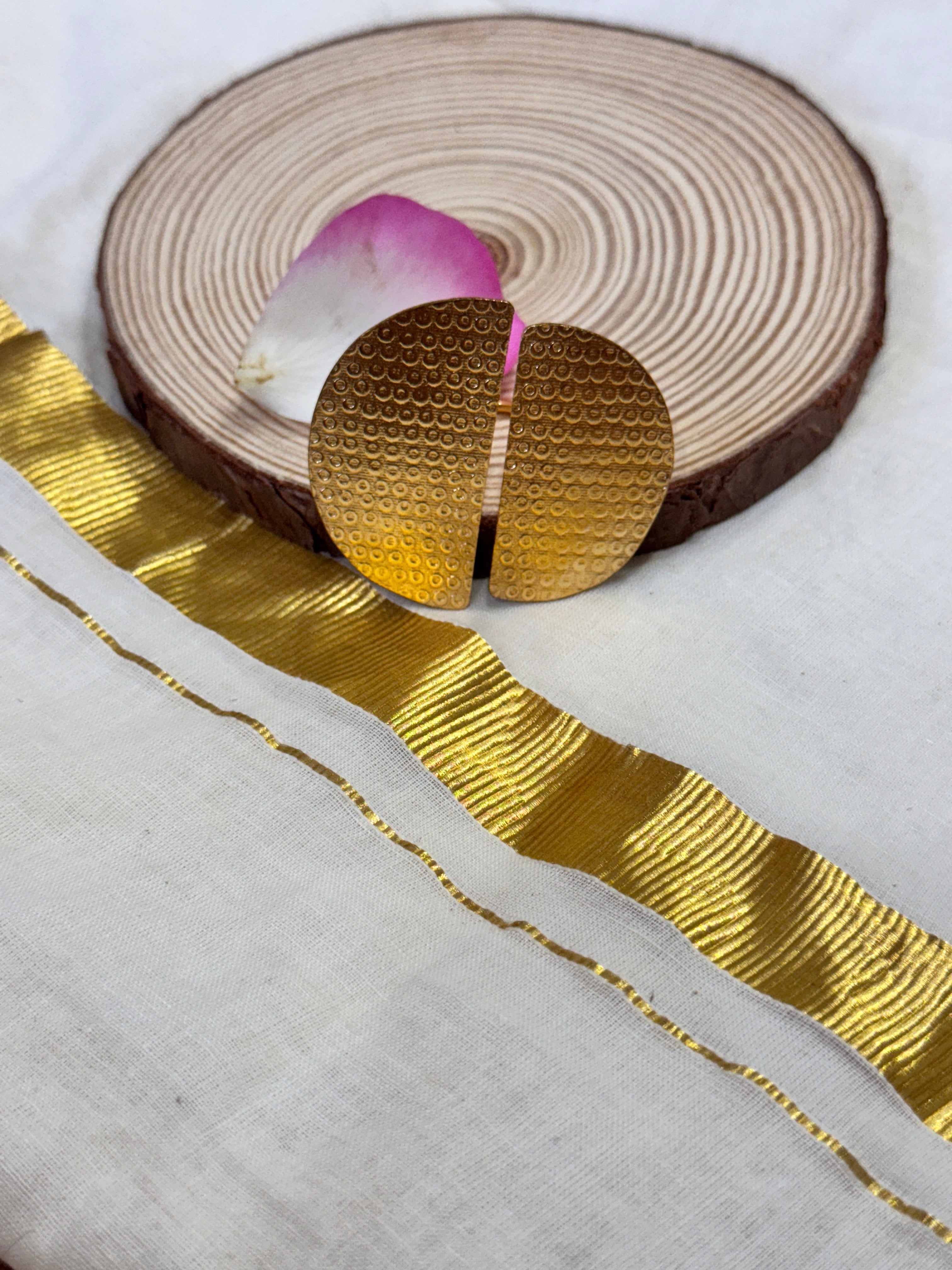 RUSHI - MATT GOLD TEXTURED DUAL SPLIT SEMICIRCLE RING