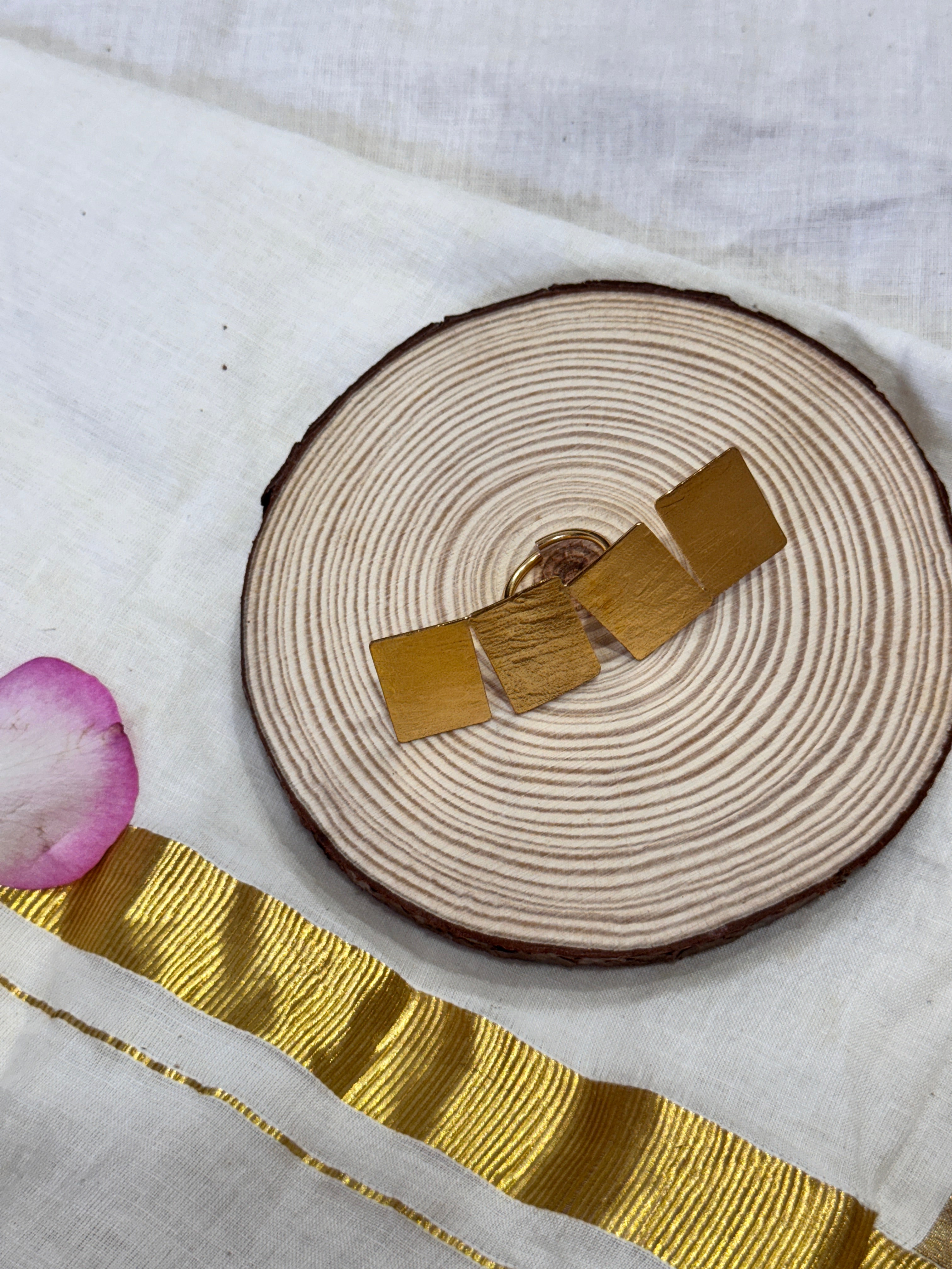 GOHAR -MATT GOLD 4 RECTANGLE WIDE RING