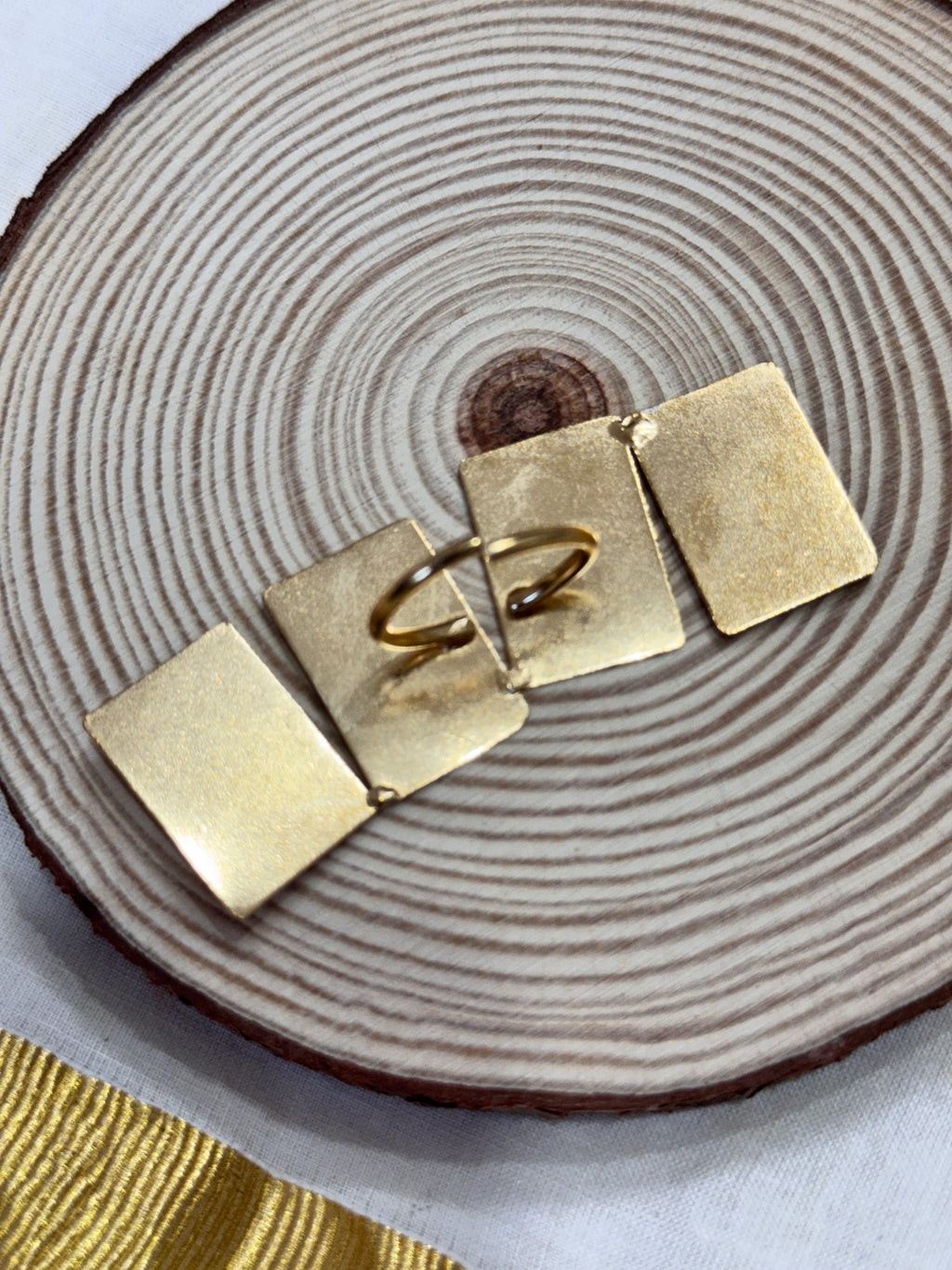 GOHAR -MATT GOLD 4 RECTANGLE WIDE RING