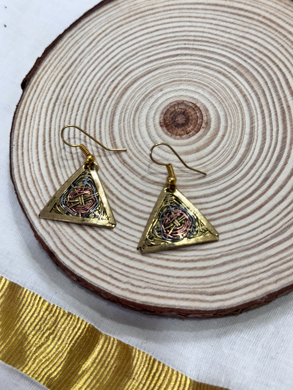 TREVIA - TRIMETAL WIRED TRIANGLE DANGLER EARRINGS