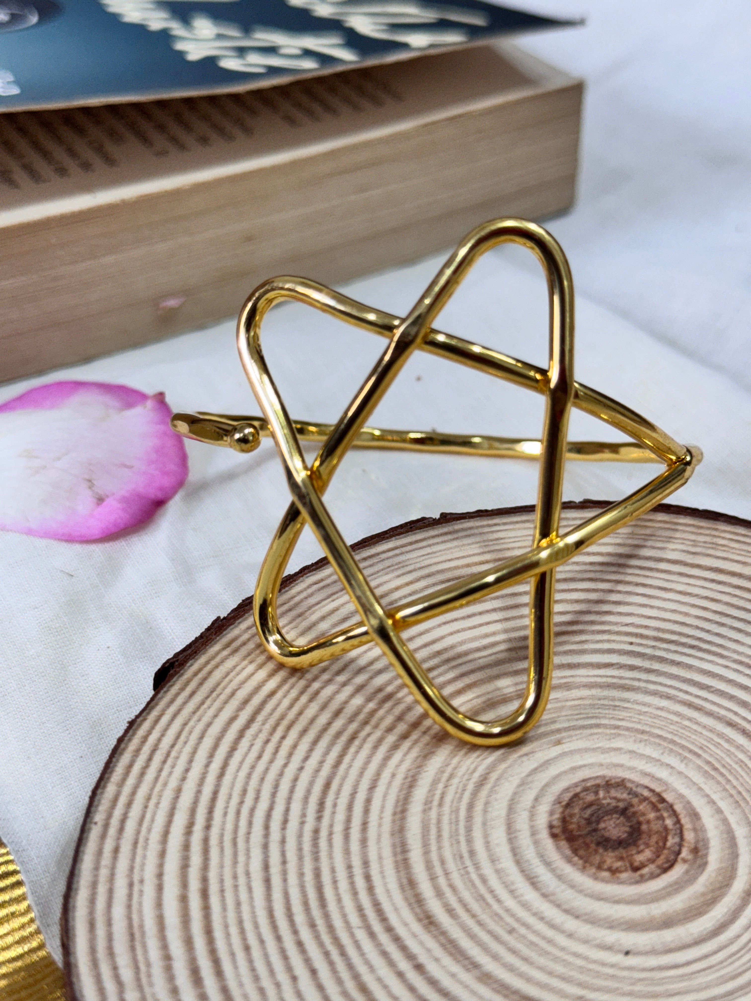 NEETHU - GOLDEN STAR SHAPE ADJUSTABLE BANGLE