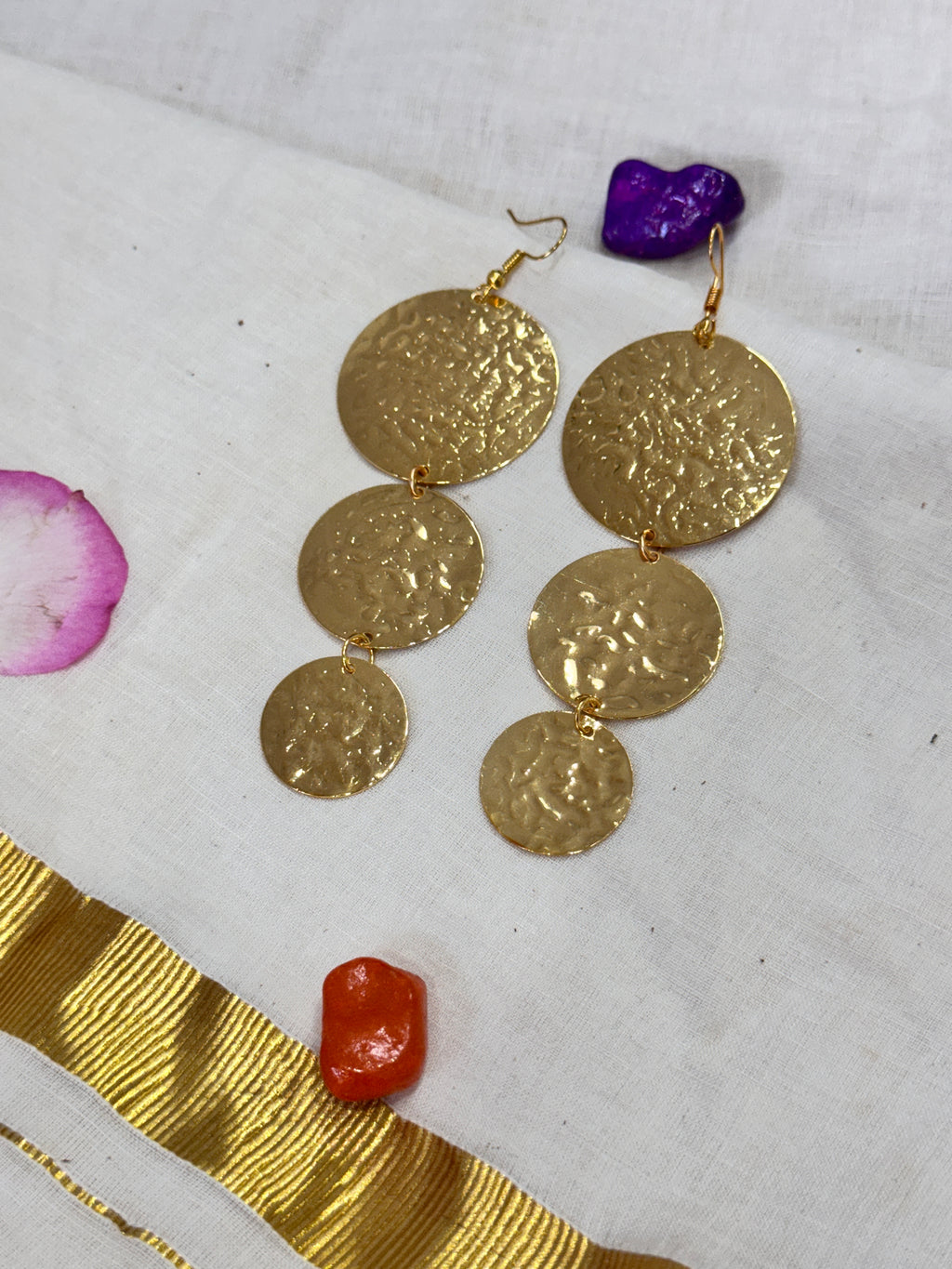 TRIOCOIN - THREE TEXTURED COINS DESCENDING DANGLER EARRINGS
