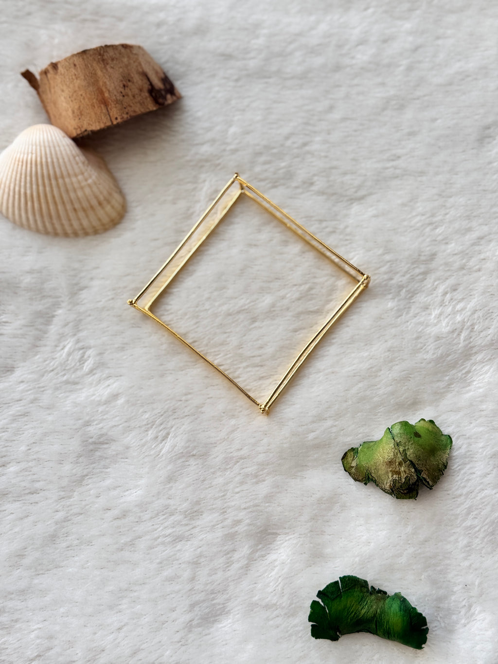 VANYA - GOLDEN SQUARE BANGLE